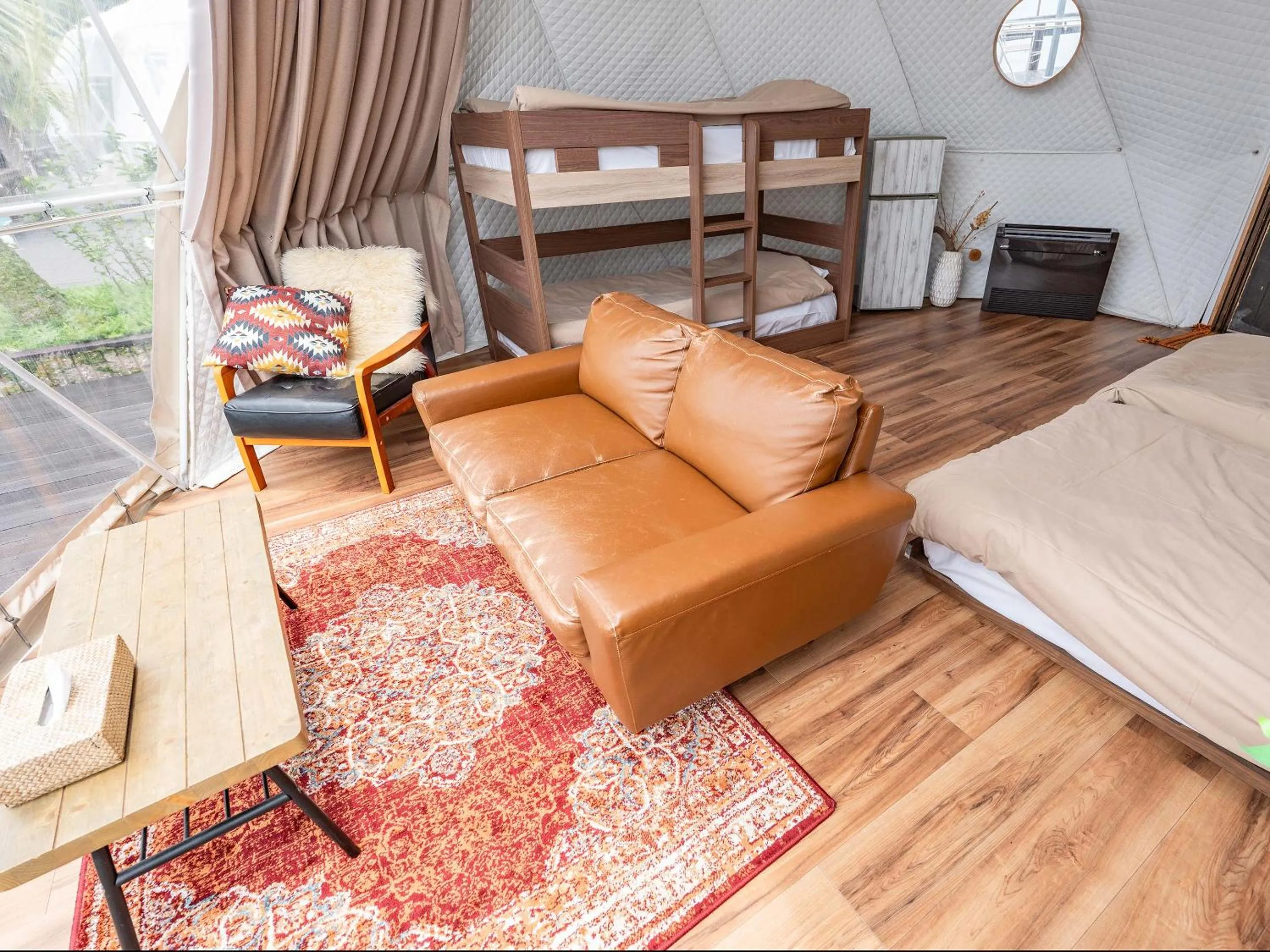 Living room, Bed in Calm Lanai Harbor