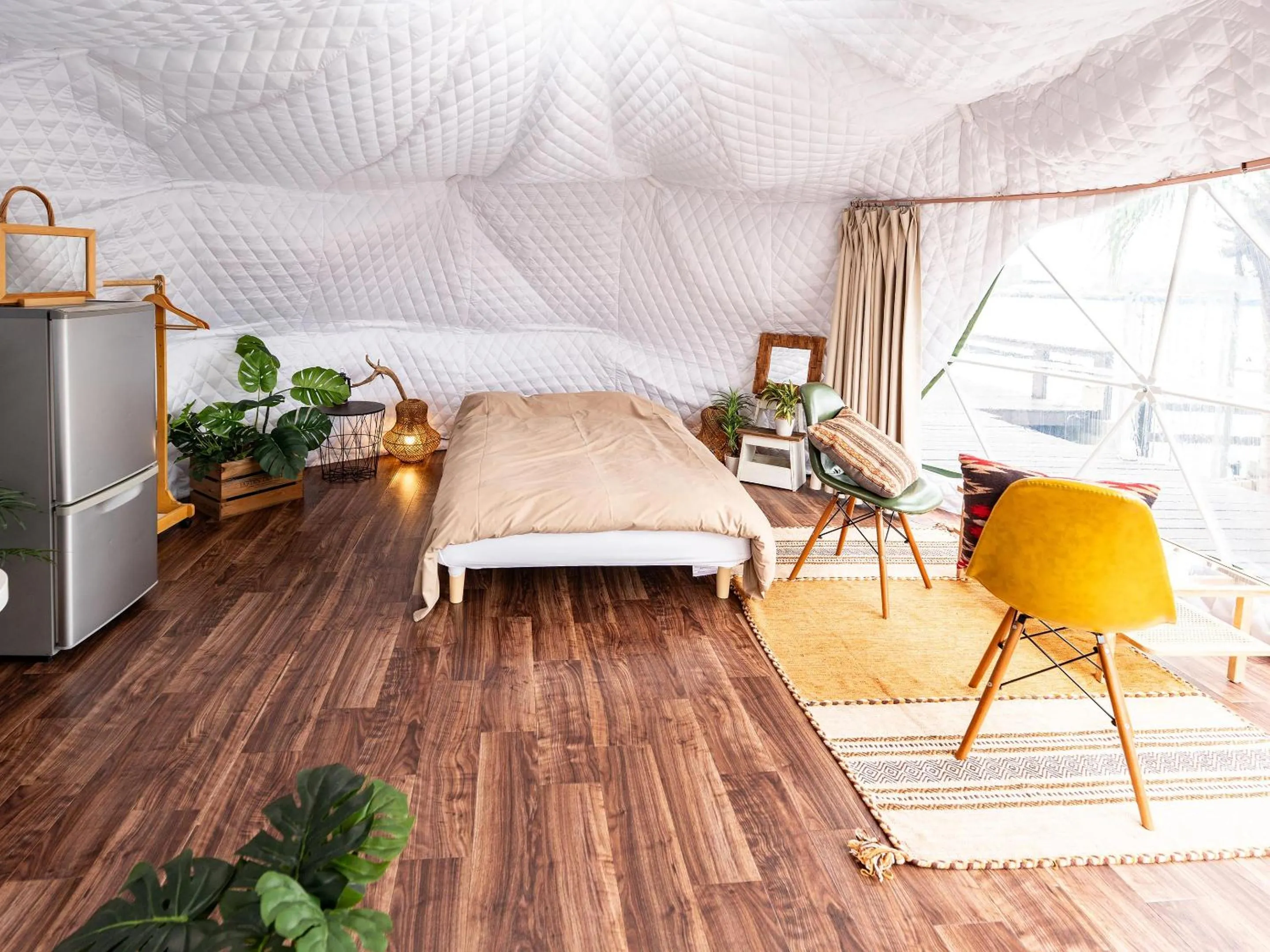 Photo of the whole room, Bed in Calm Lanai Harbor