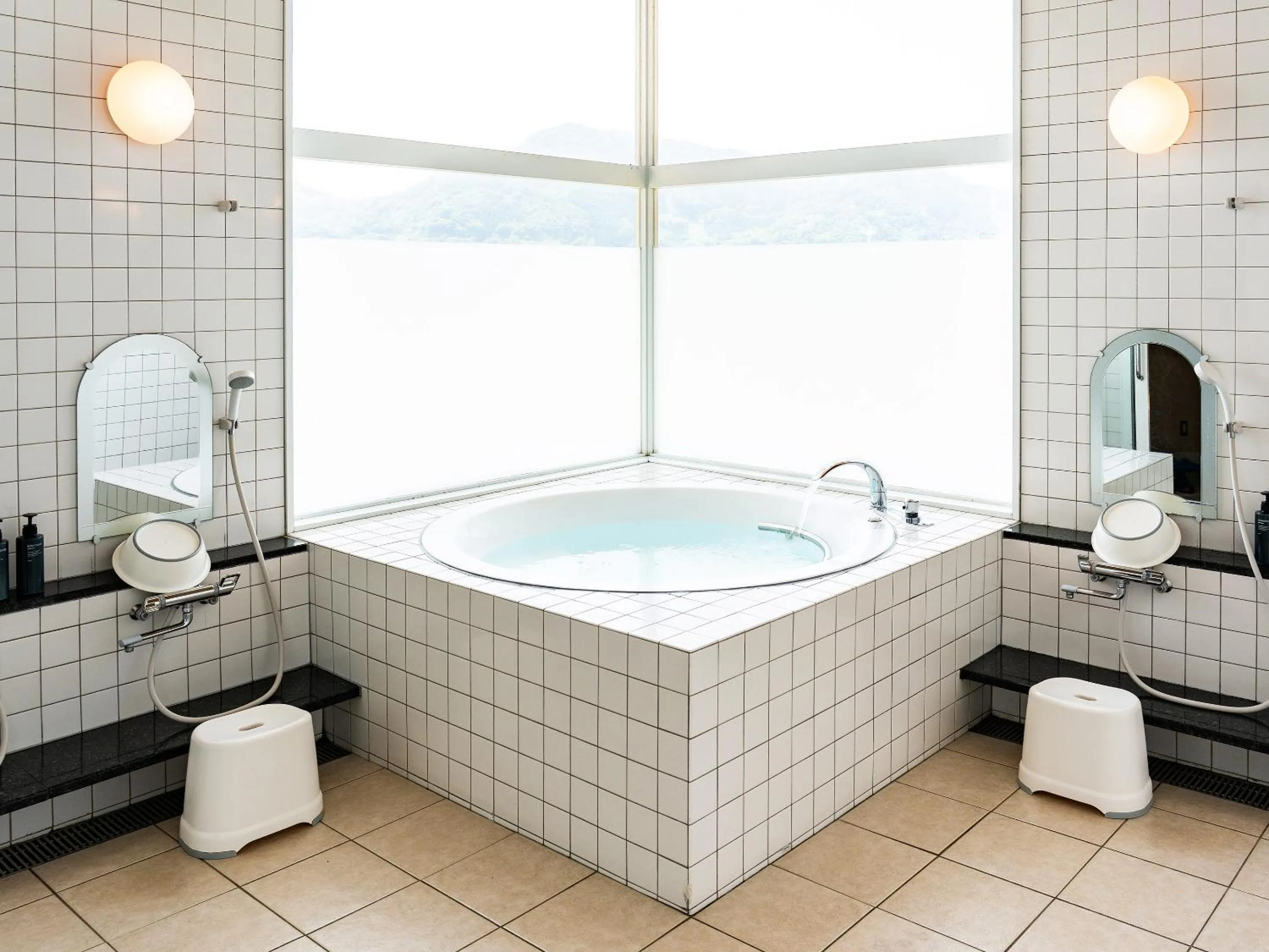 Bathroom in Calm Lanai Harbor