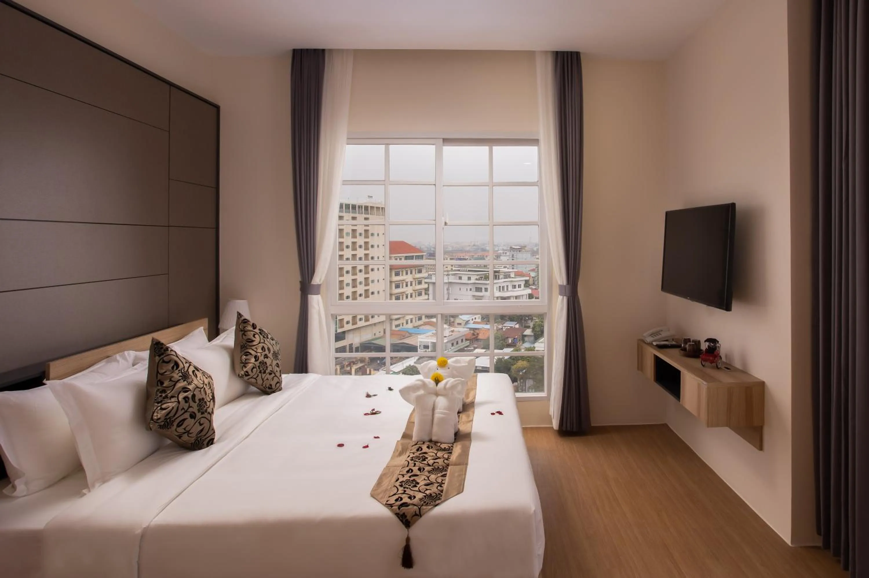 Photo of the whole room, Bed in TK VIEW HOTEL & APARTMENT