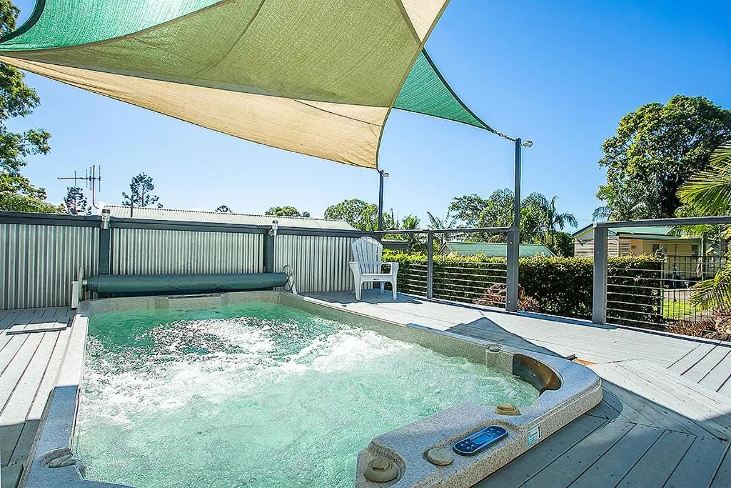Swimming pool in Tiaro Tourist Stopover