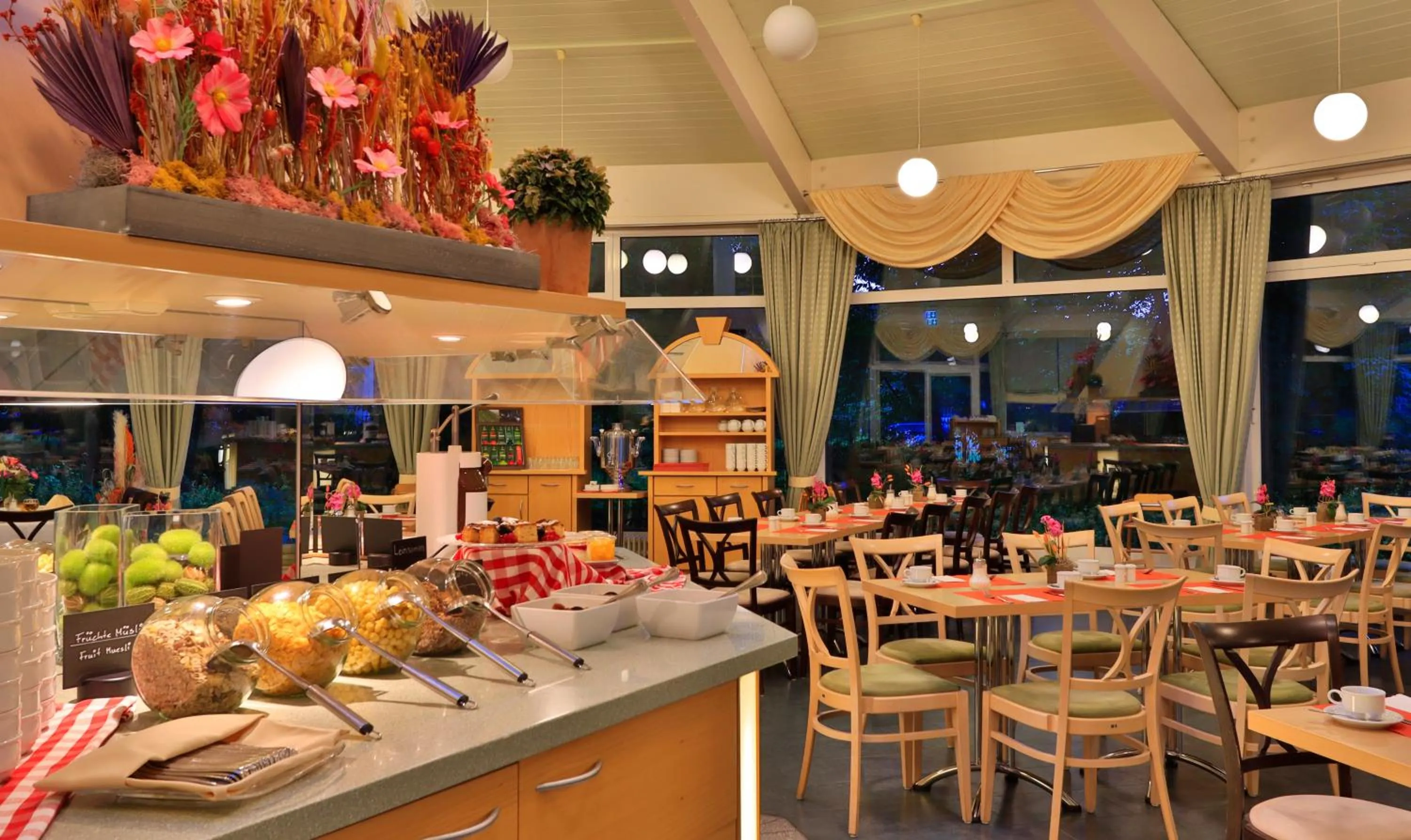 Food and drinks in Hotel Am Terrassenufer