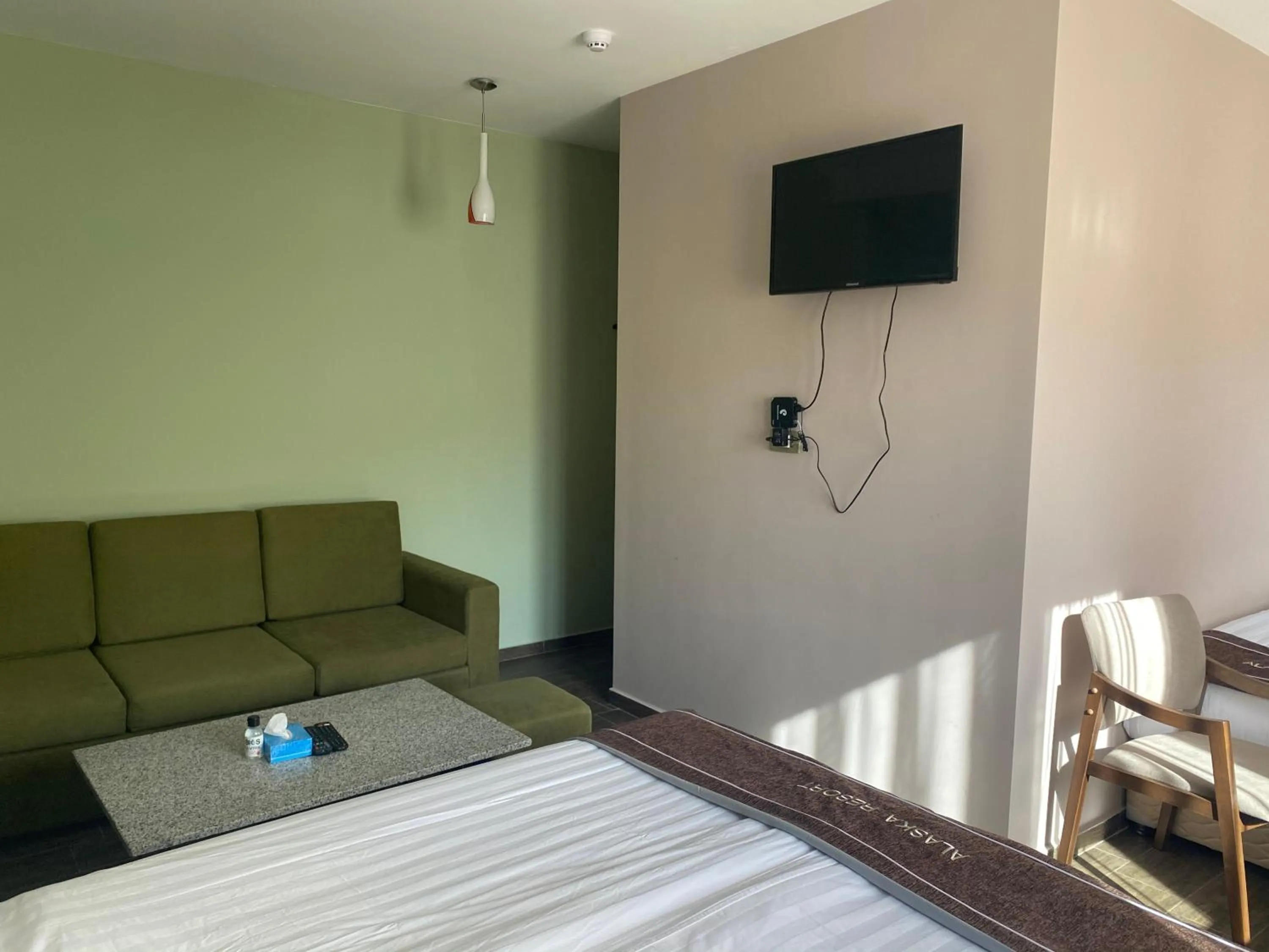 TV and multimedia, Bed in Alaska Resort