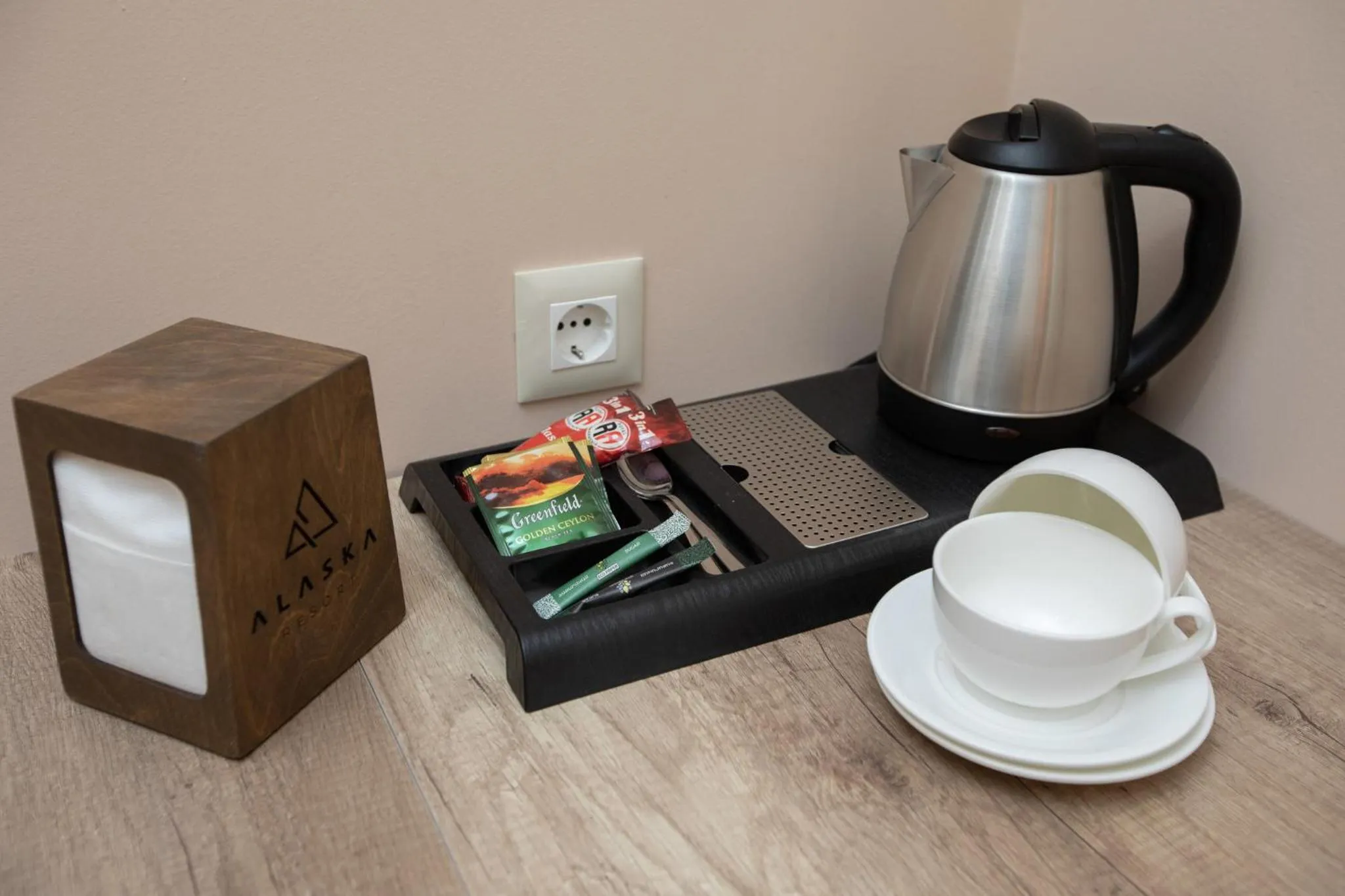 Coffee/tea facilities in Alaska Resort