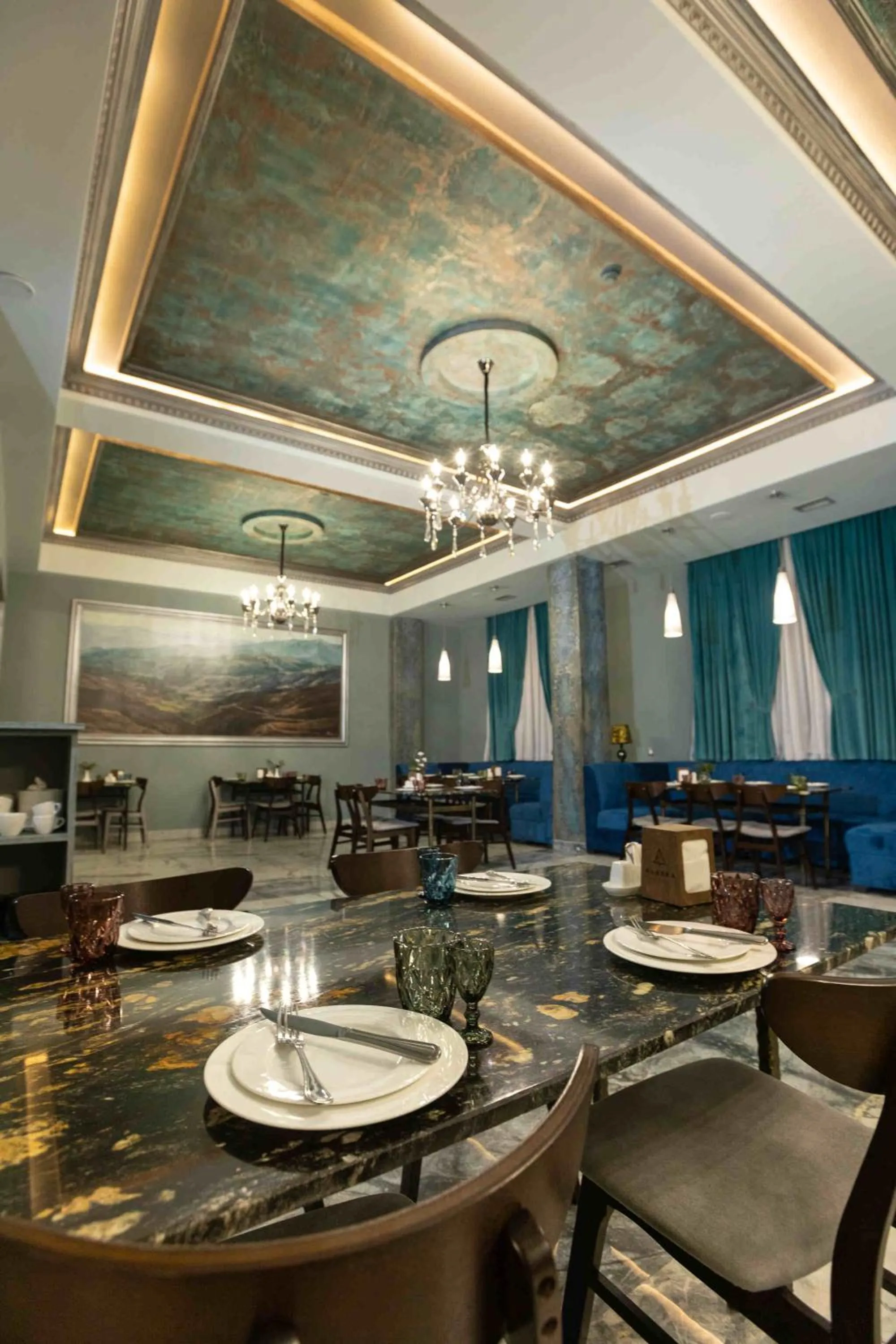 Restaurant/places to eat in Alaska Resort