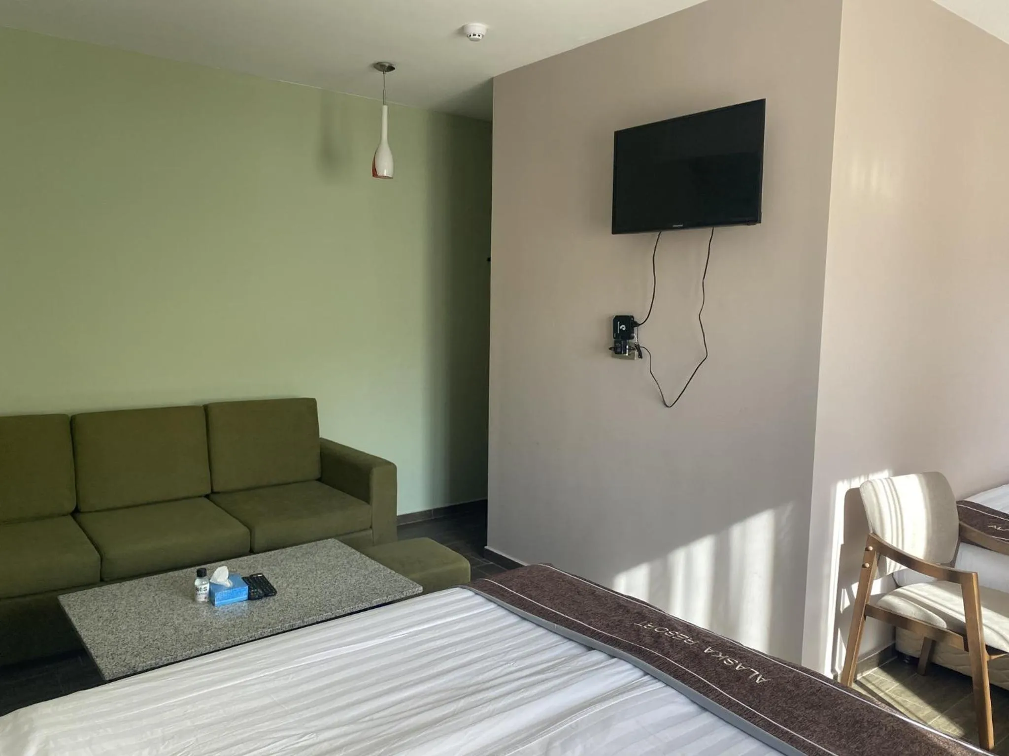 TV and multimedia, Bed in Alaska Resort