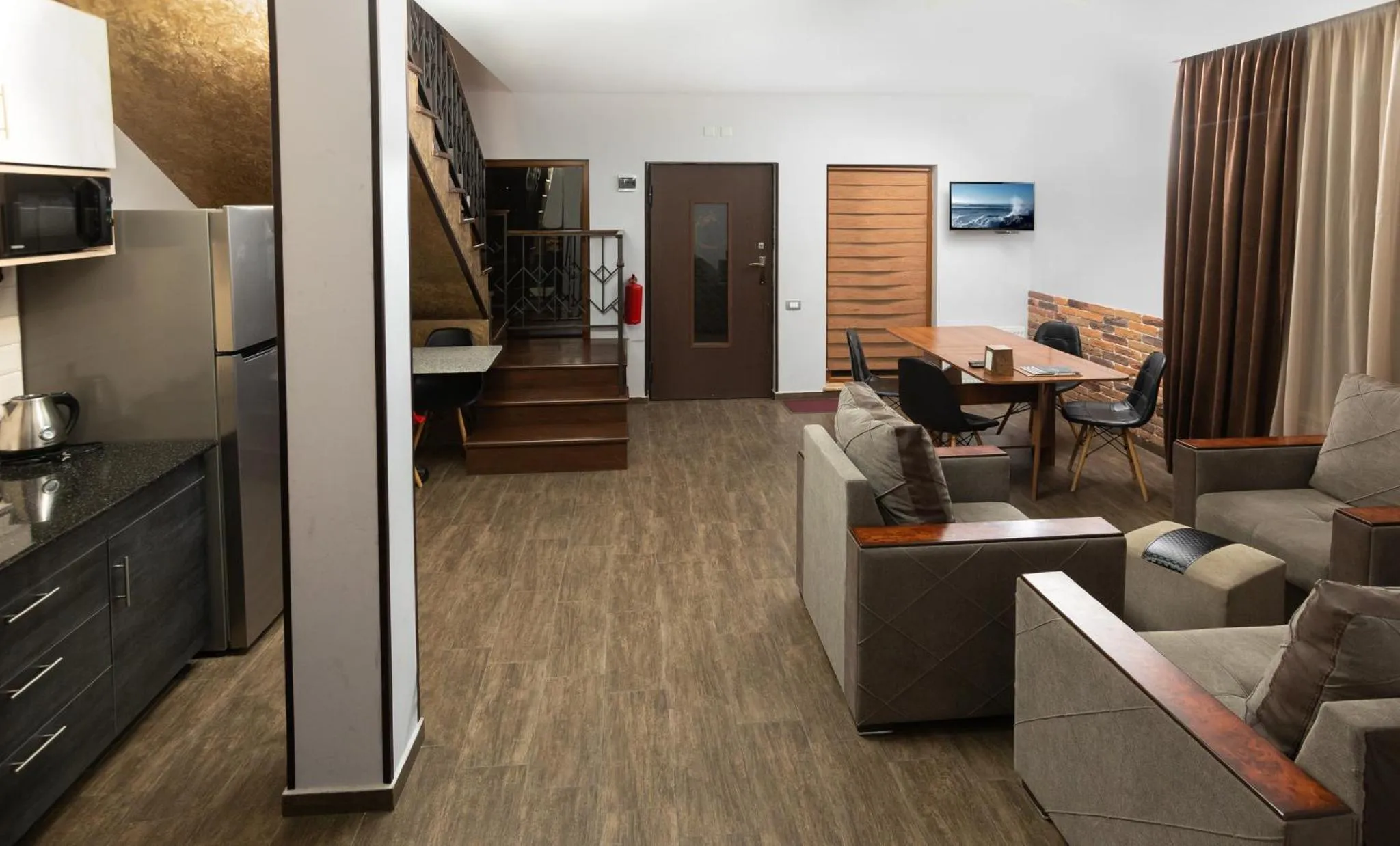 Communal lounge/ TV room in Alaska Resort