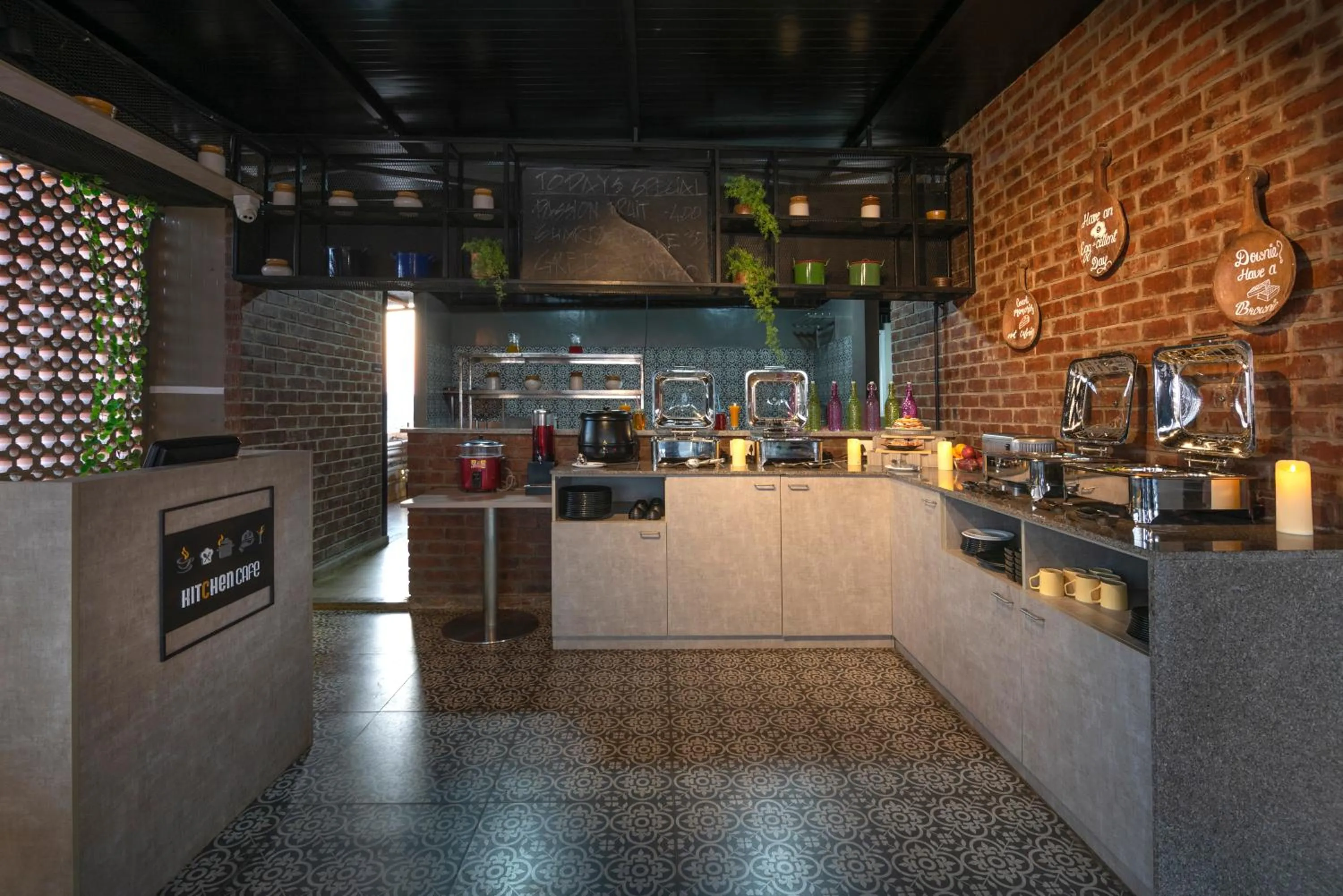 Restaurant/places to eat in Hotel Avora Tree By Rivido Kempegowda Airport Road