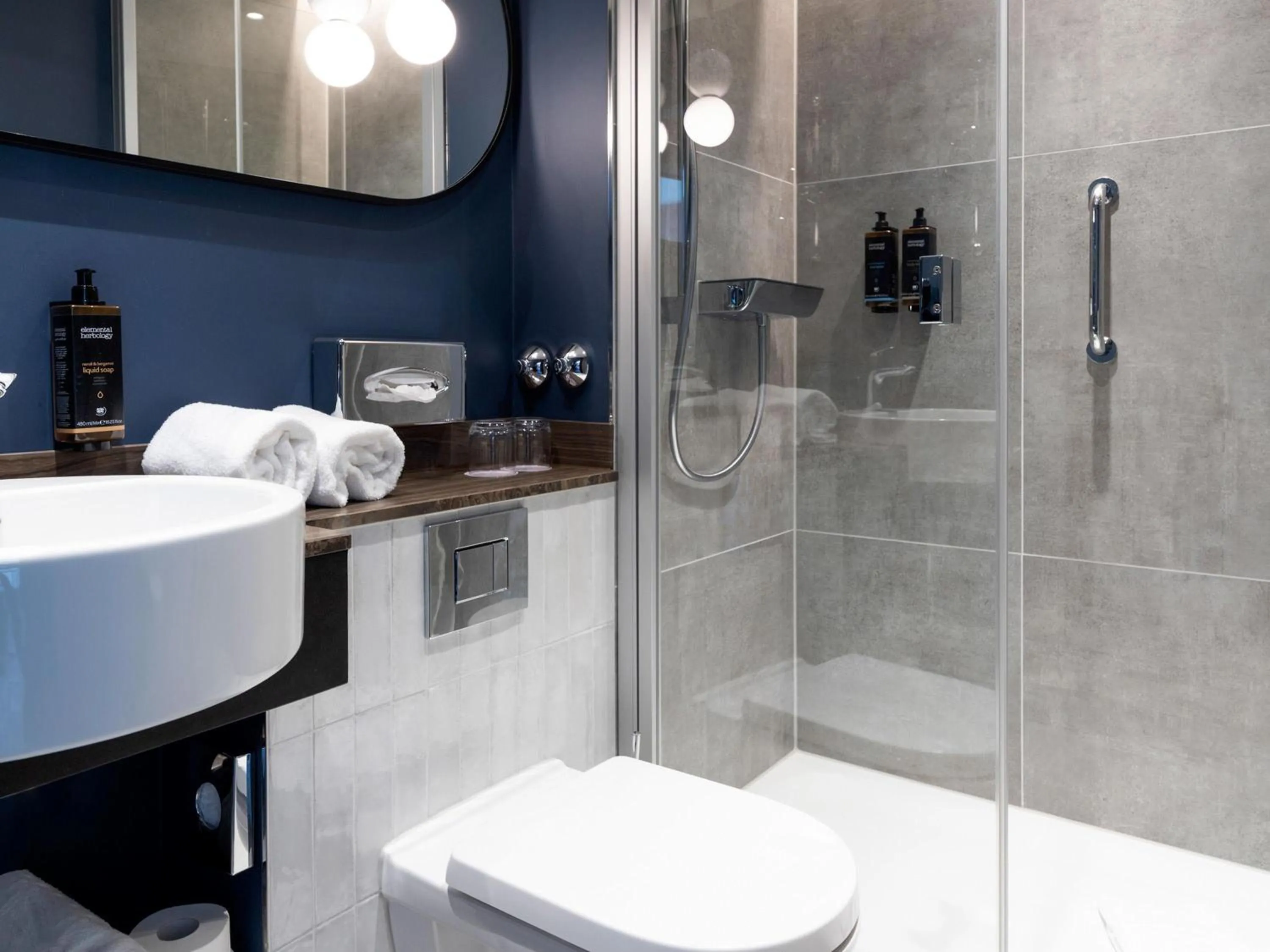 Bedroom in Mercure Mainz City Center