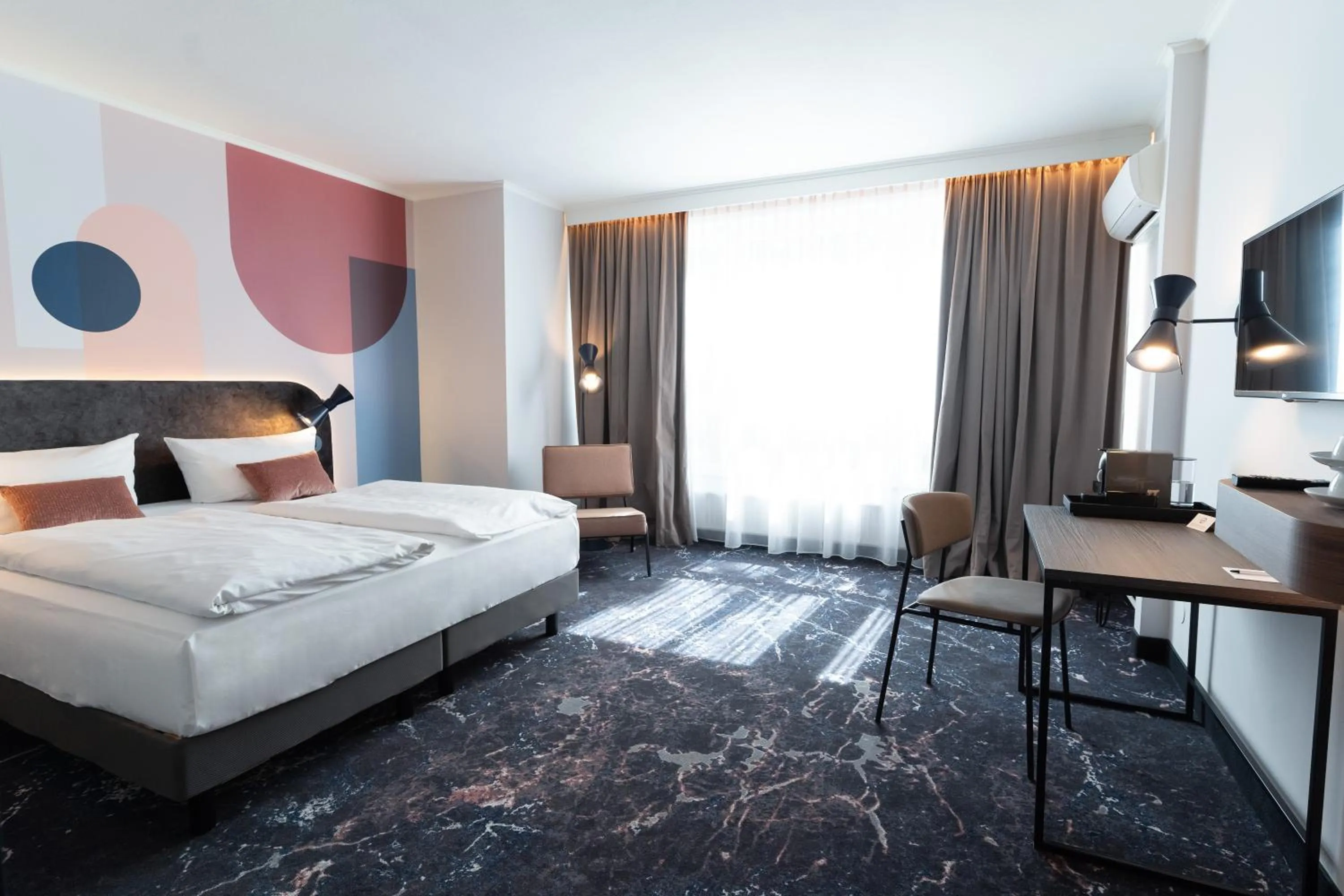 Photo of the whole room, Bed in Mercure Mainz City Center