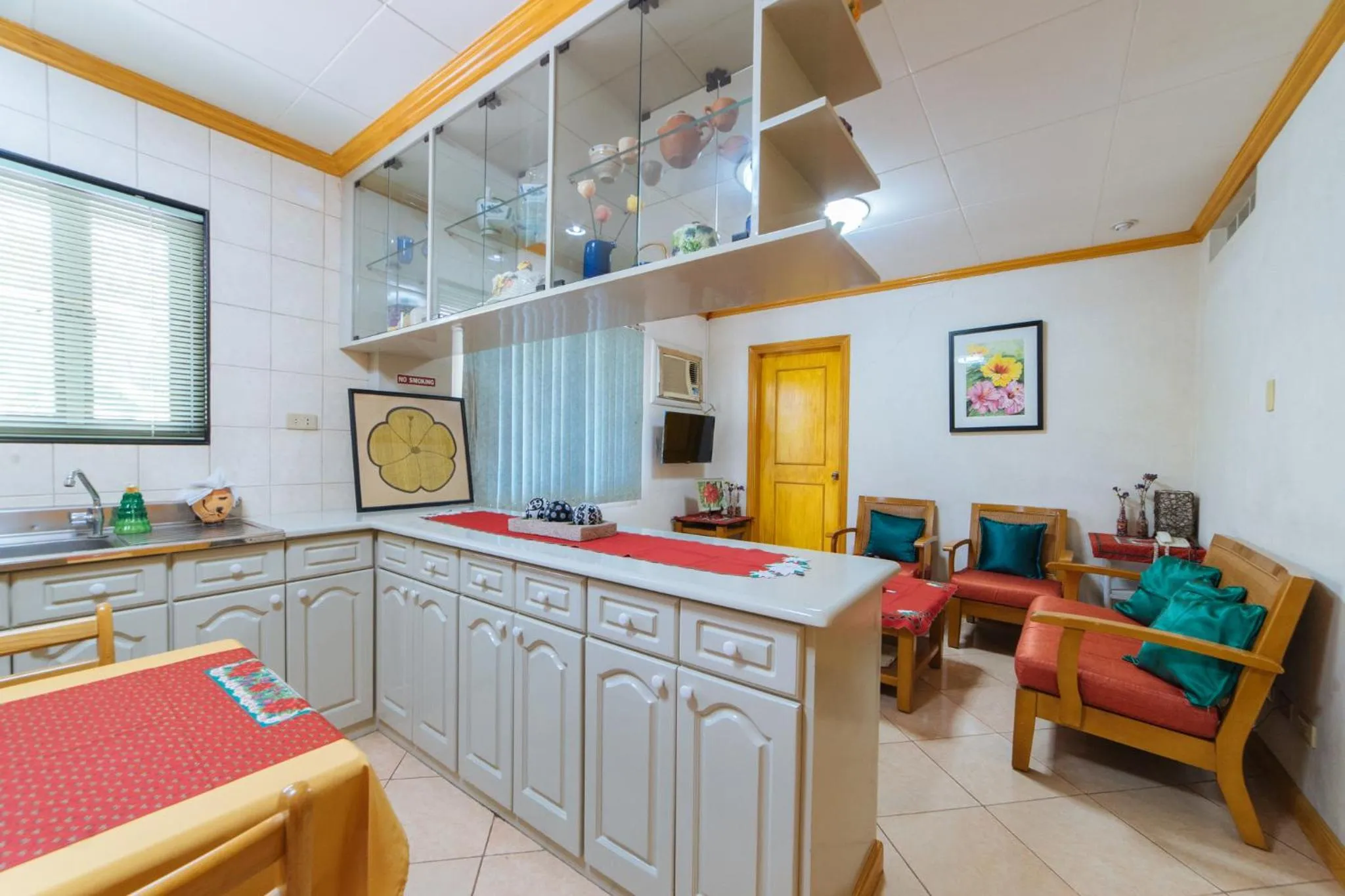 Kitchen or kitchenette in RedDoorz @ Arimbay Legazpi City