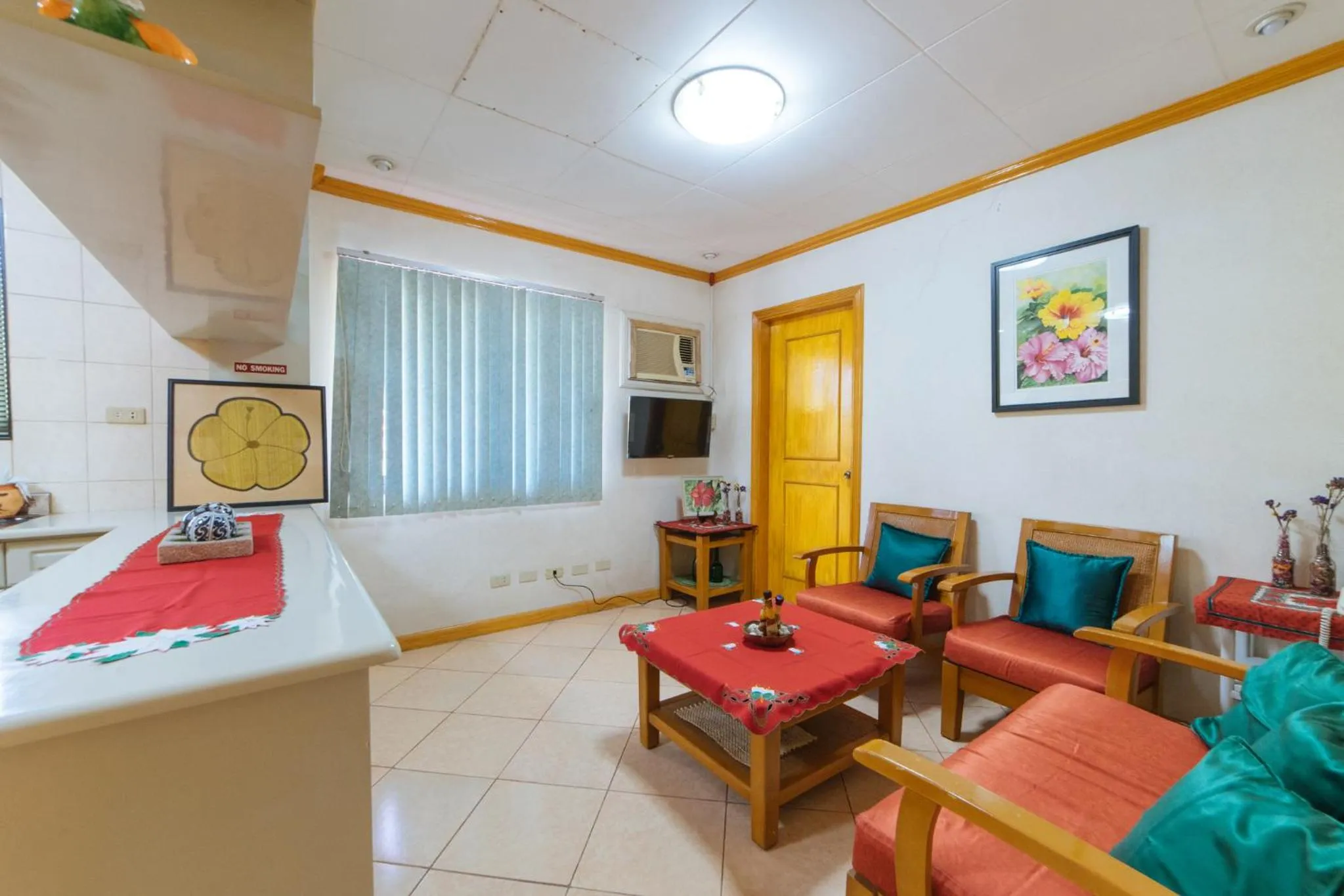 Living room in RedDoorz @ Arimbay Legazpi City