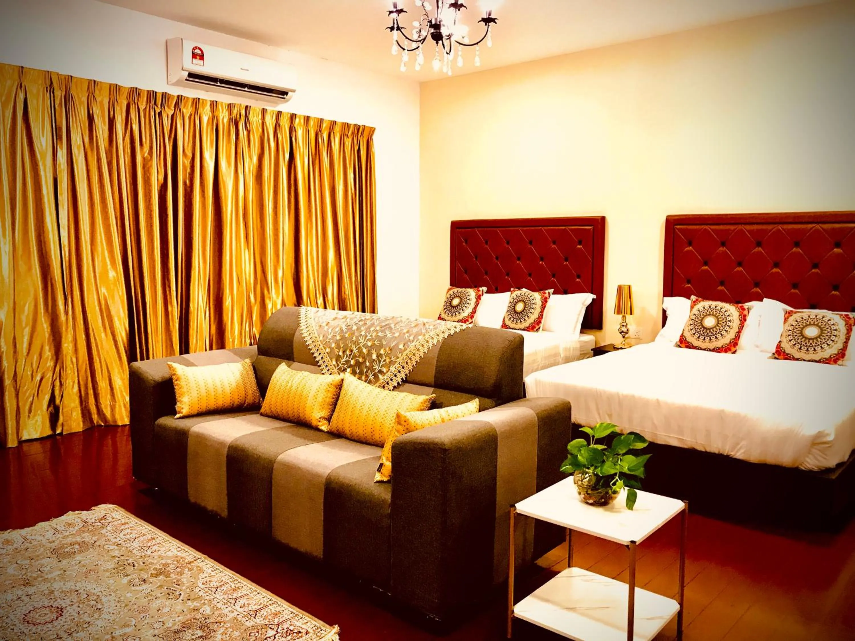 Art Heritage at Lucky 7