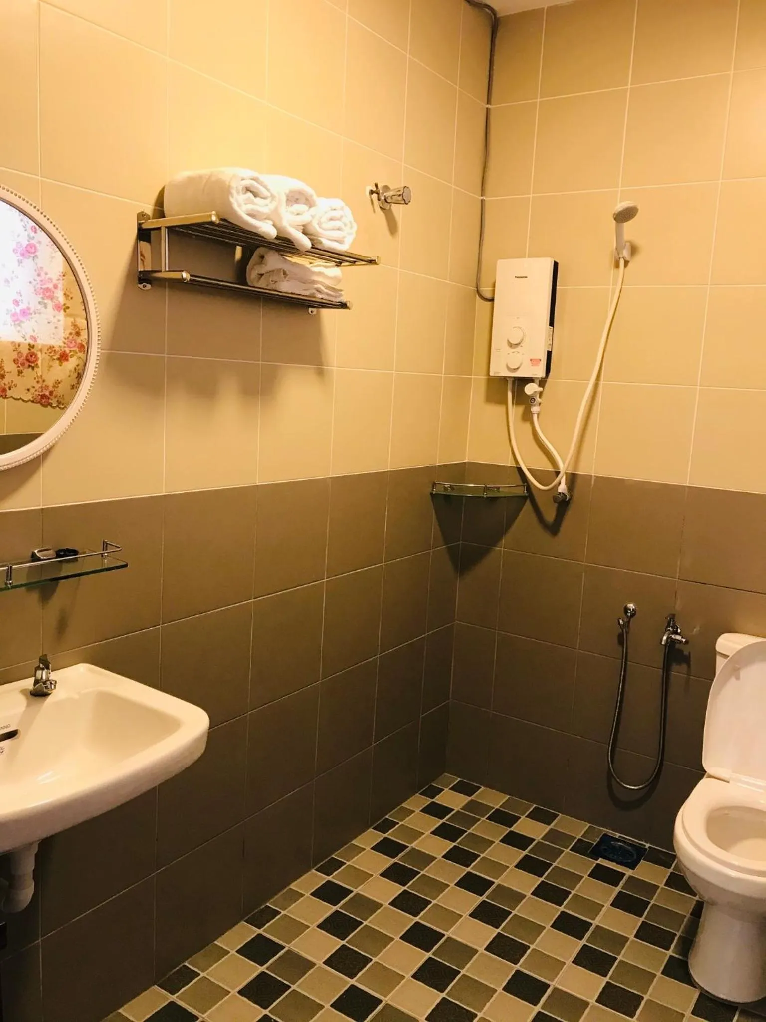 Art Heritage at Lucky 7