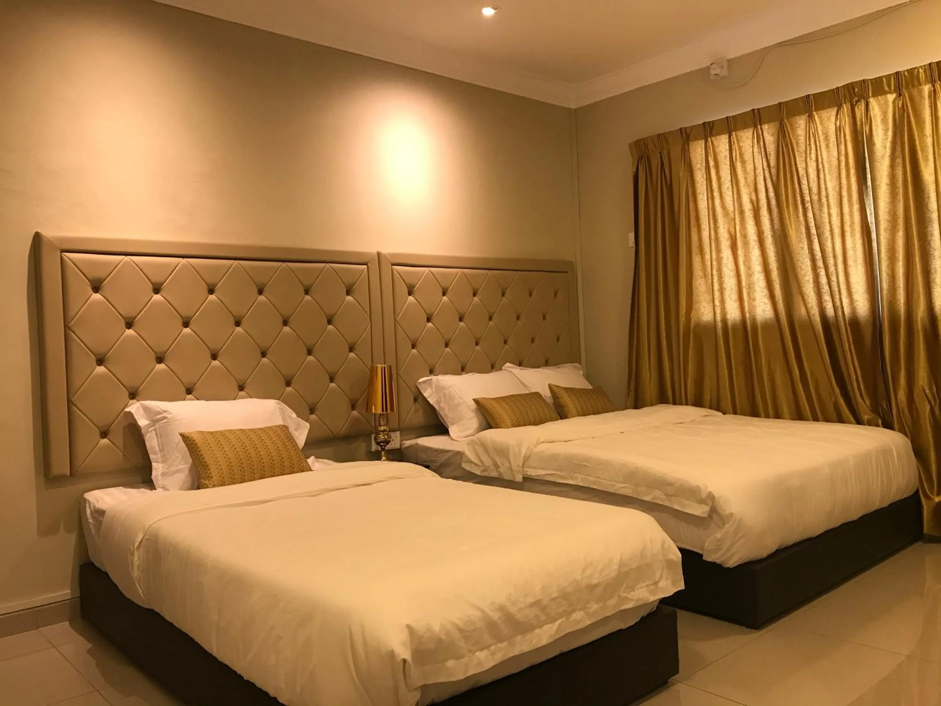 Art Heritage at Lucky 7