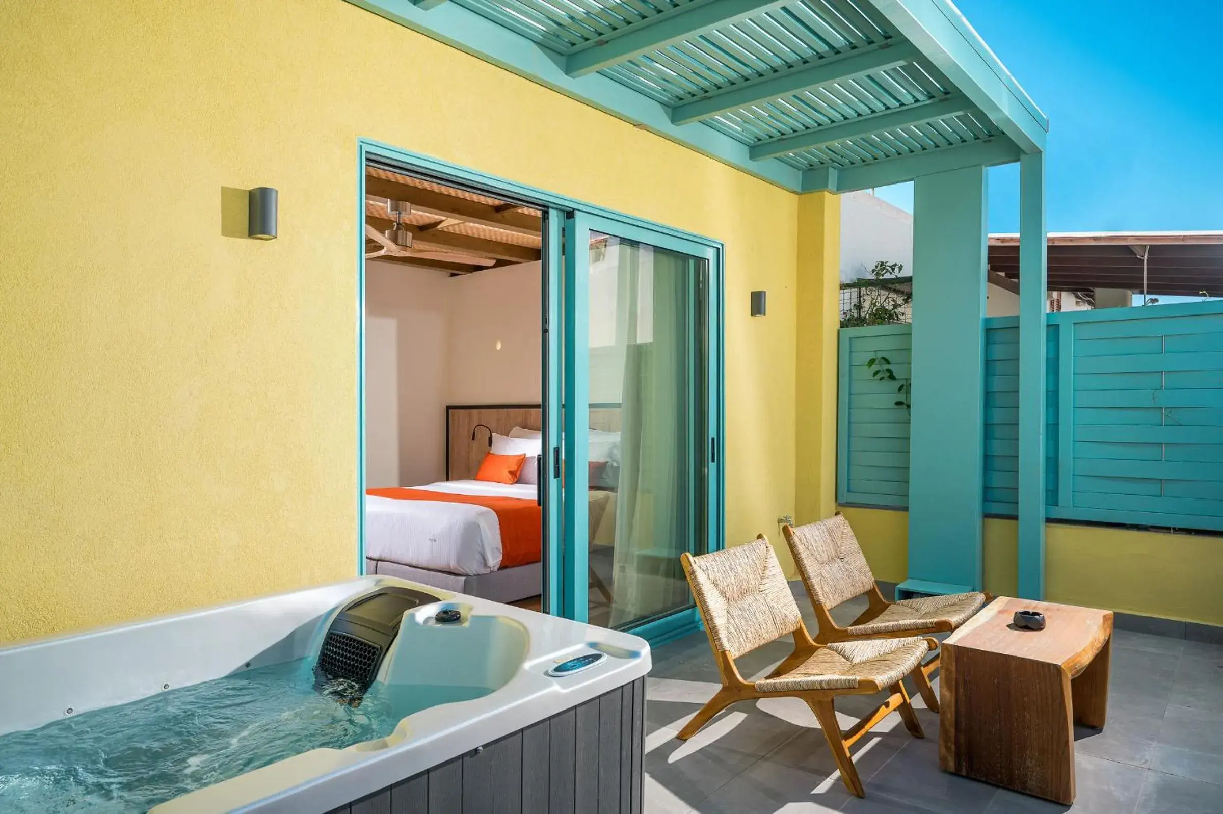 Lux Suite with Outdoor Jacuzzi in Artion Boutique by Enorme Lux Suite with Outdoor Jacuzzi in Artion Boutique by Enorme