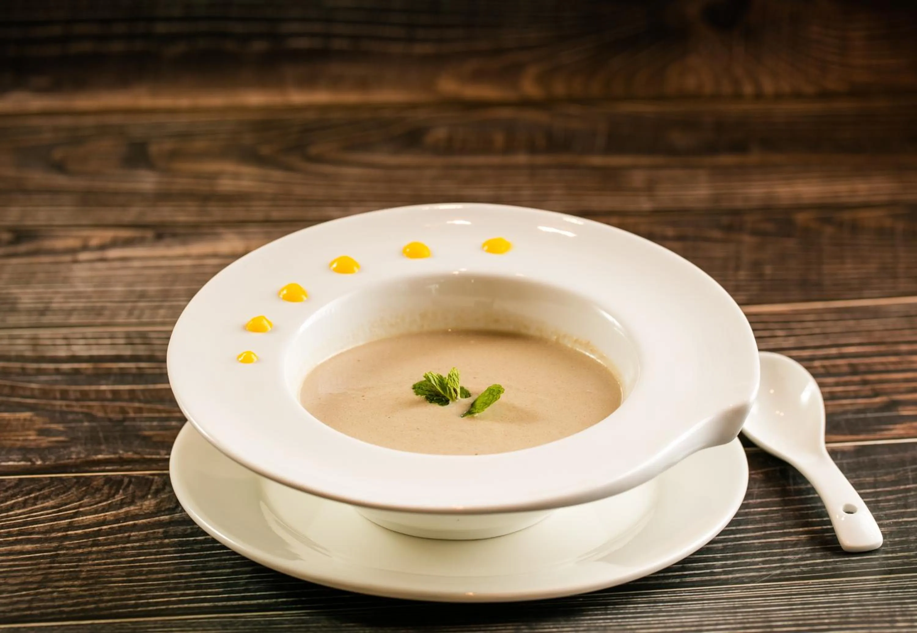 Restaurant/places to eat in Viryla Boutique Hotel