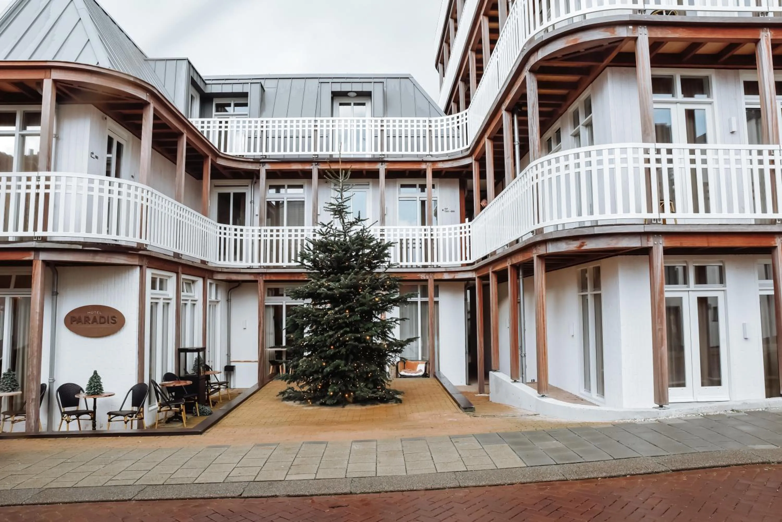Property building in Hotel Paradis Zandvoort