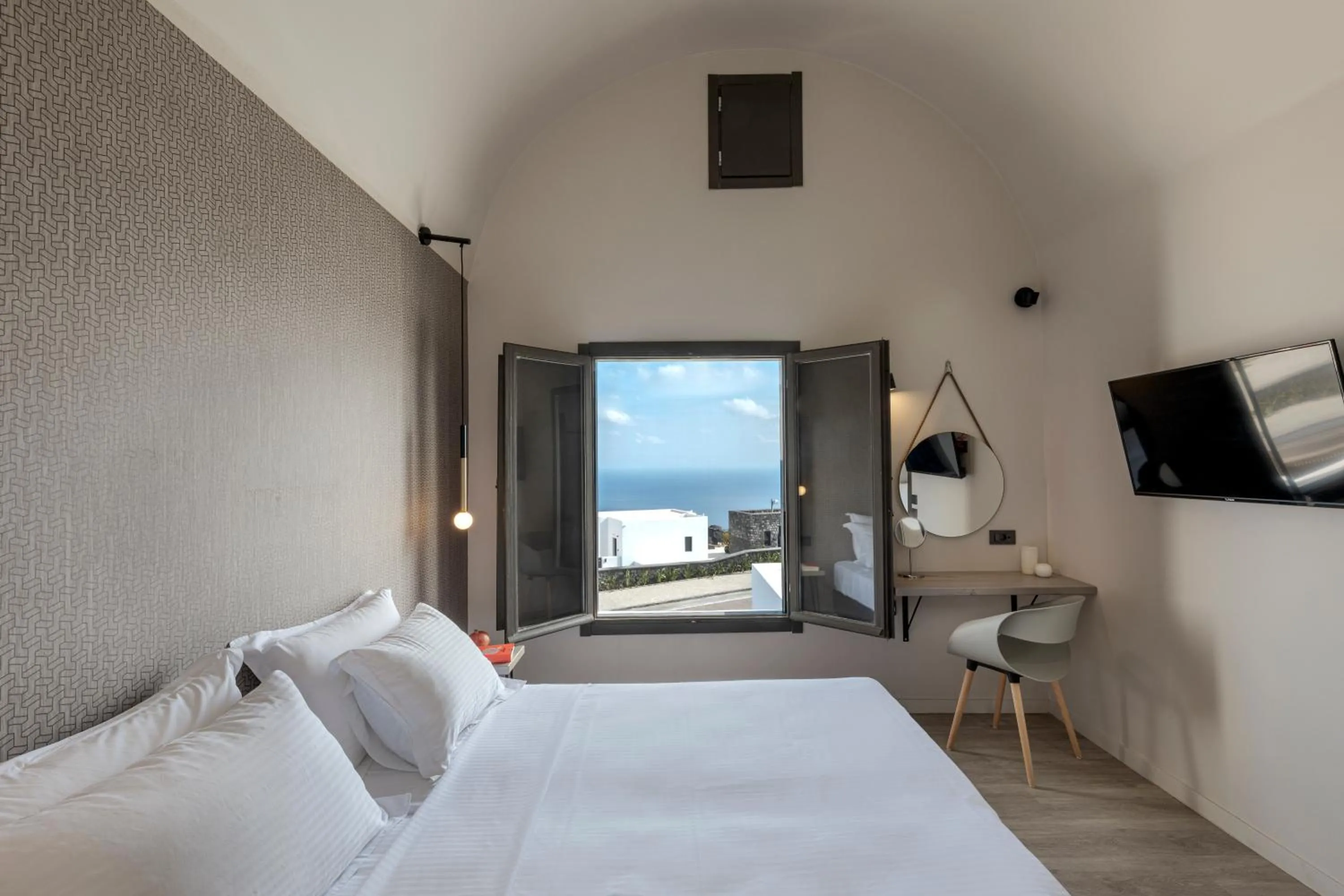 TV and multimedia, Bed in Pearl Inn Hotel by Pearl Hotel Collection