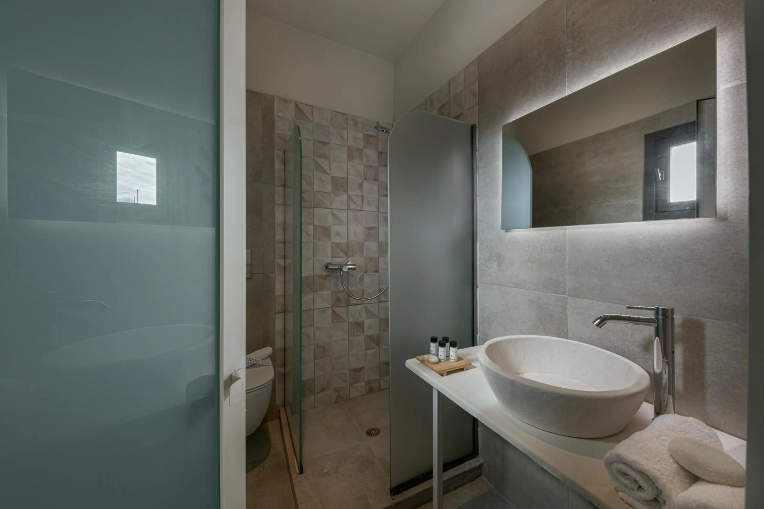 Bathroom in Pearl Inn Hotel by Pearl Hotel Collection