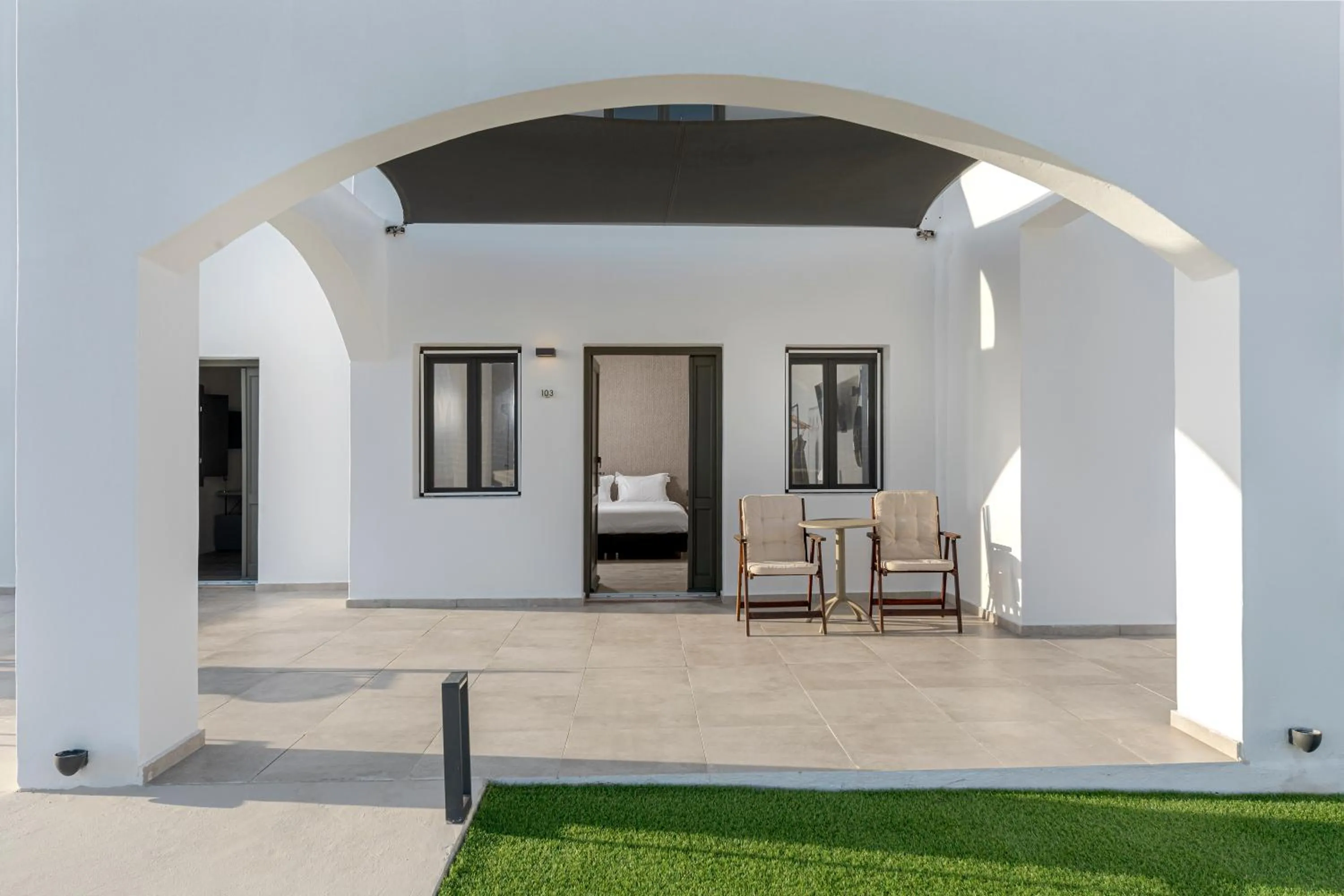 Facade/entrance in Pearl Inn Hotel by Pearl Hotel Collection
