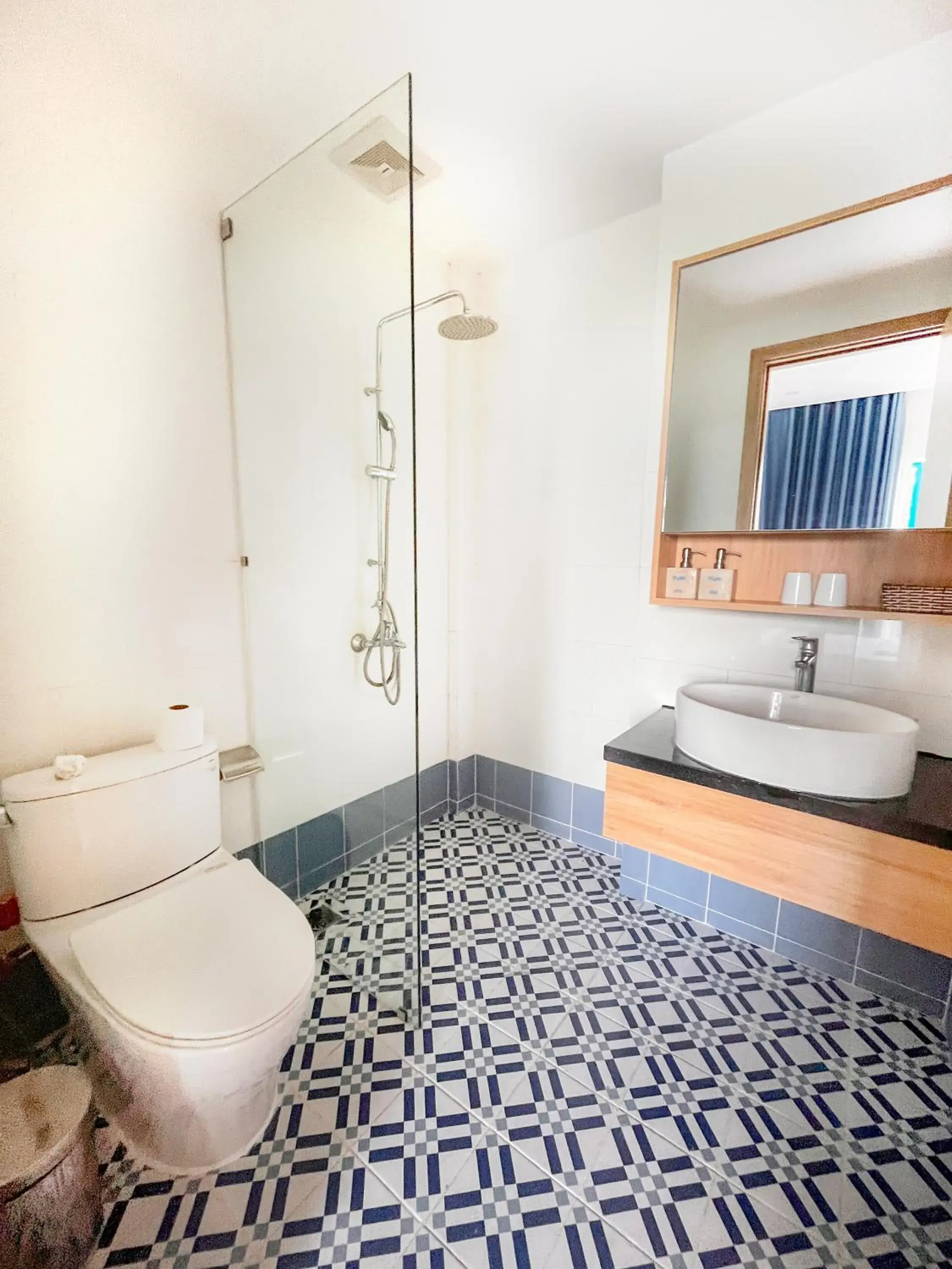 King Room with Lake View - single occupancy in Turi Staypoint King Room with Lake View - single occupancy in Turi Staypoint