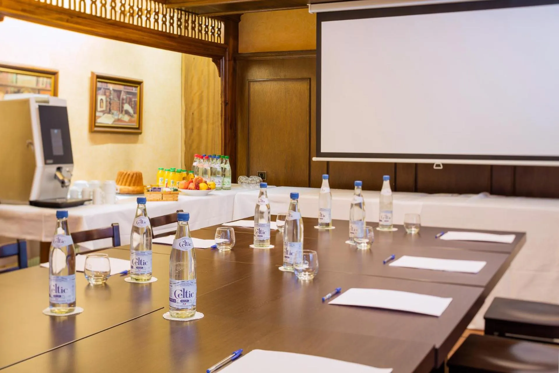 Meeting/conference room in Hôtel Restaurant Le Bristol