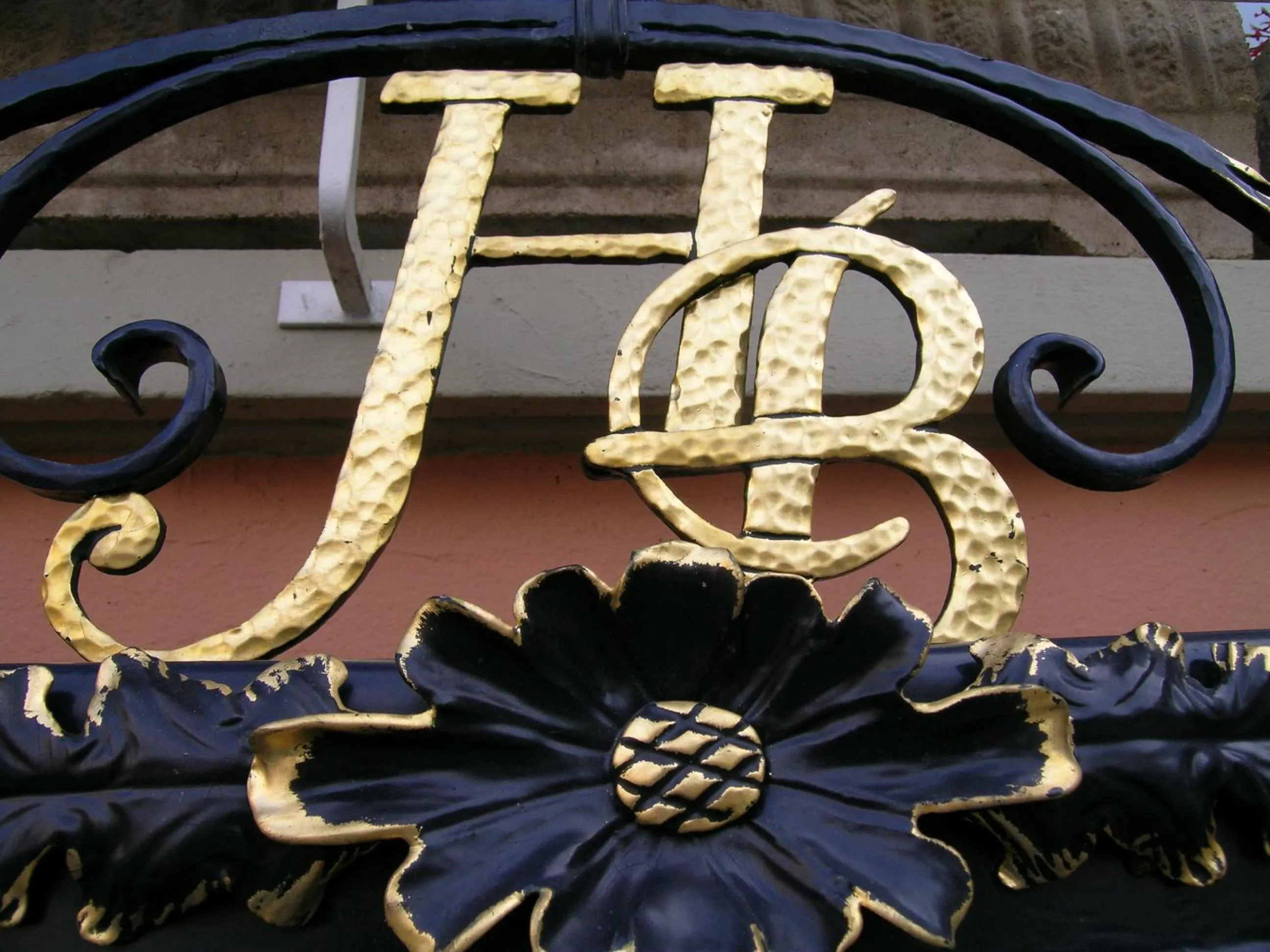 Property logo or sign in Hôtel Restaurant Le Bristol