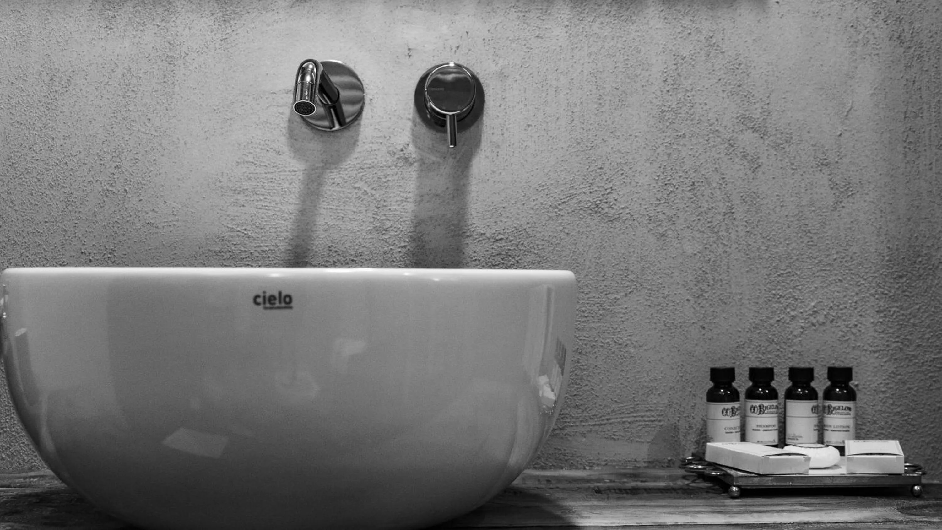 Bathroom in Tuttaterra