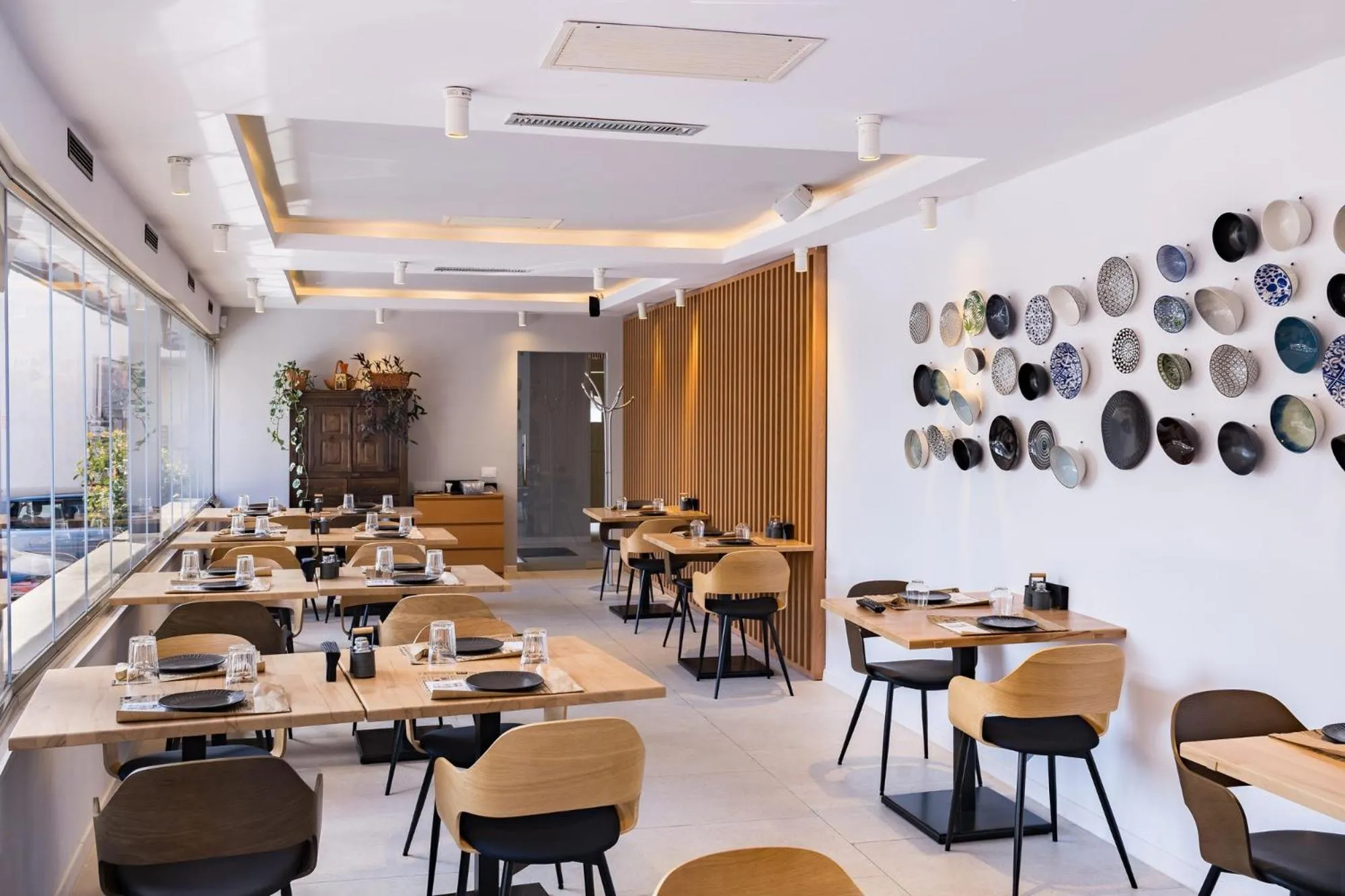 Restaurant/places to eat in Graffiti Hotel