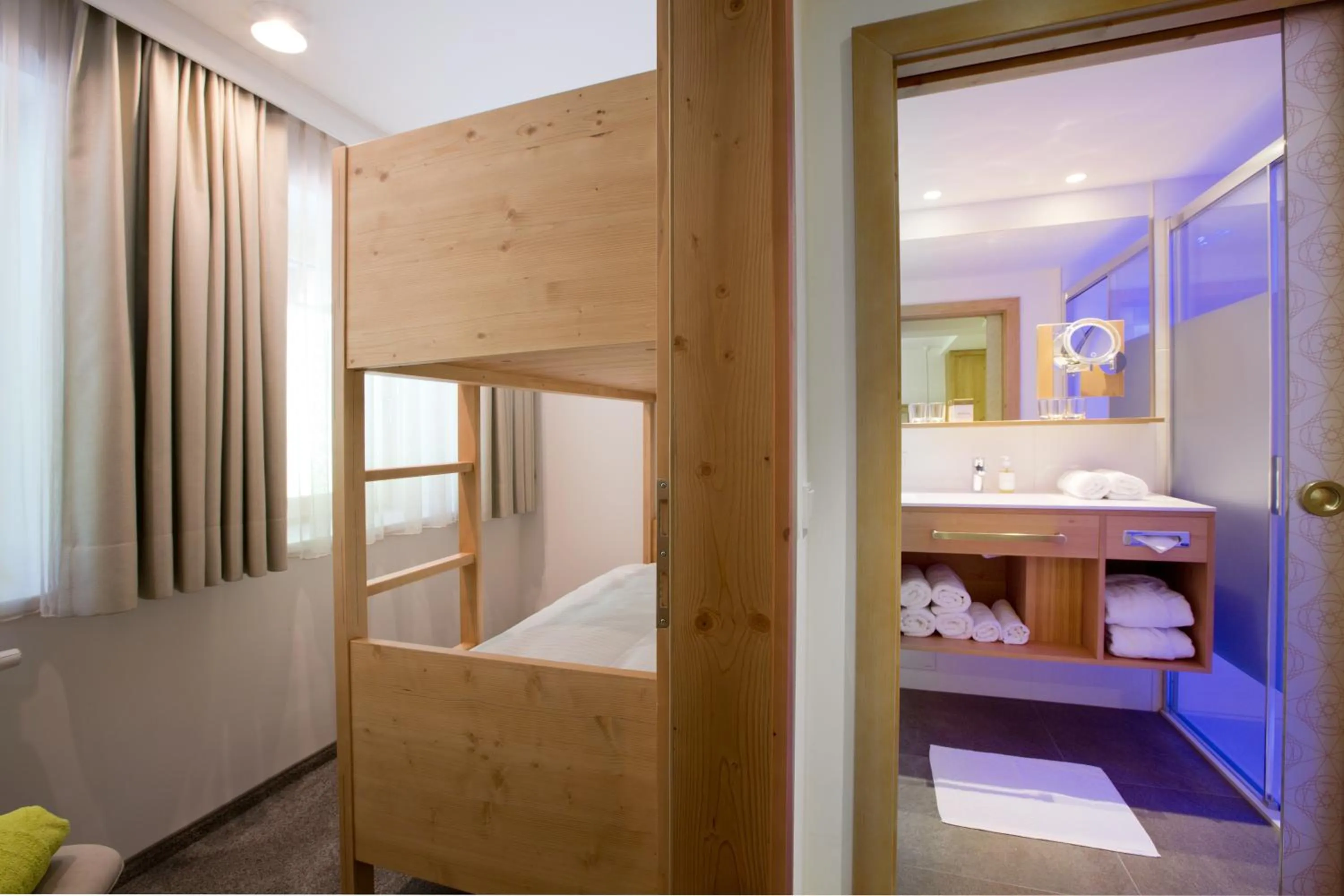 Photo of the whole room, Bed in Boutiquehotel Hohes Licht