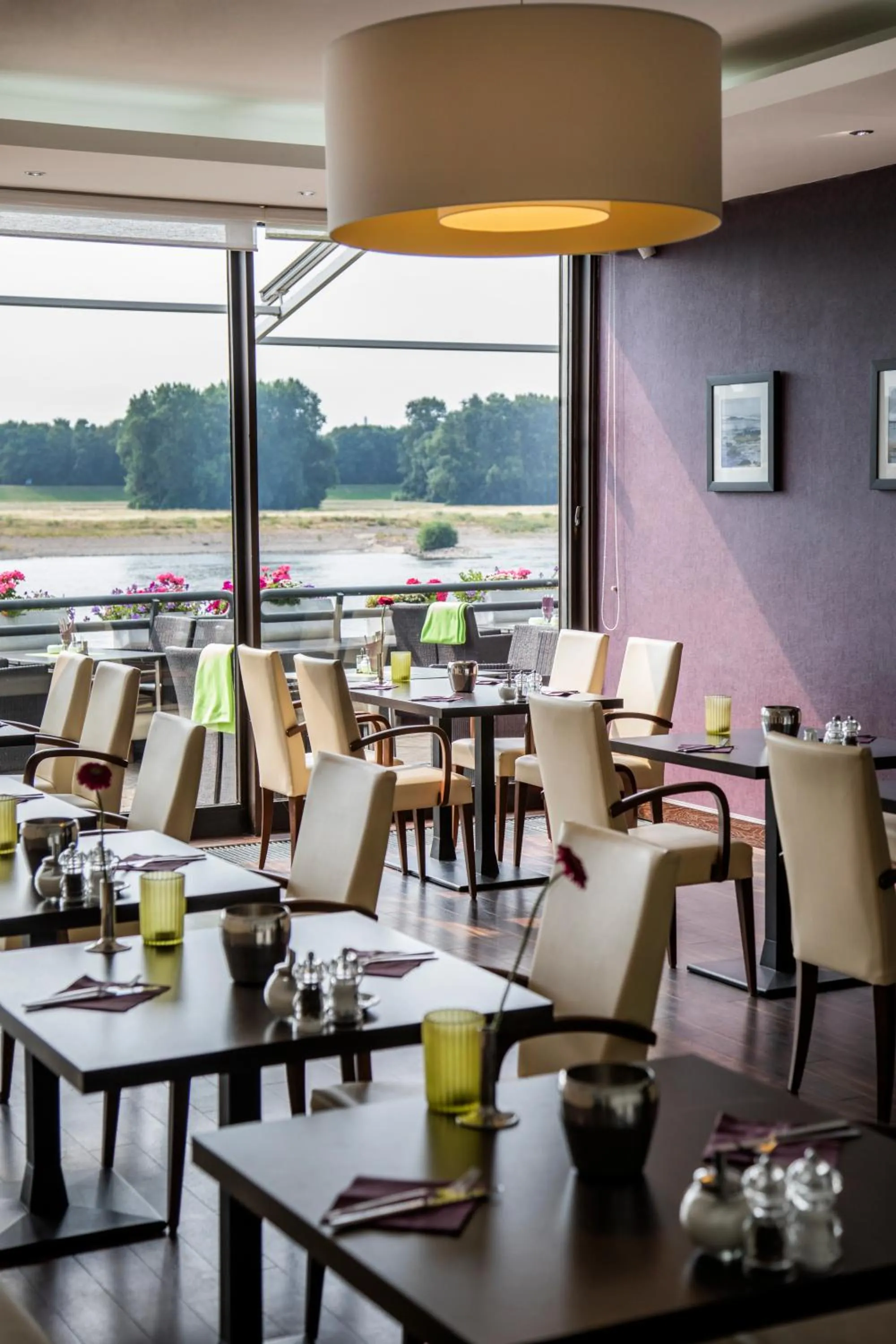 Restaurant/places to eat in Hotel Rheingarten
