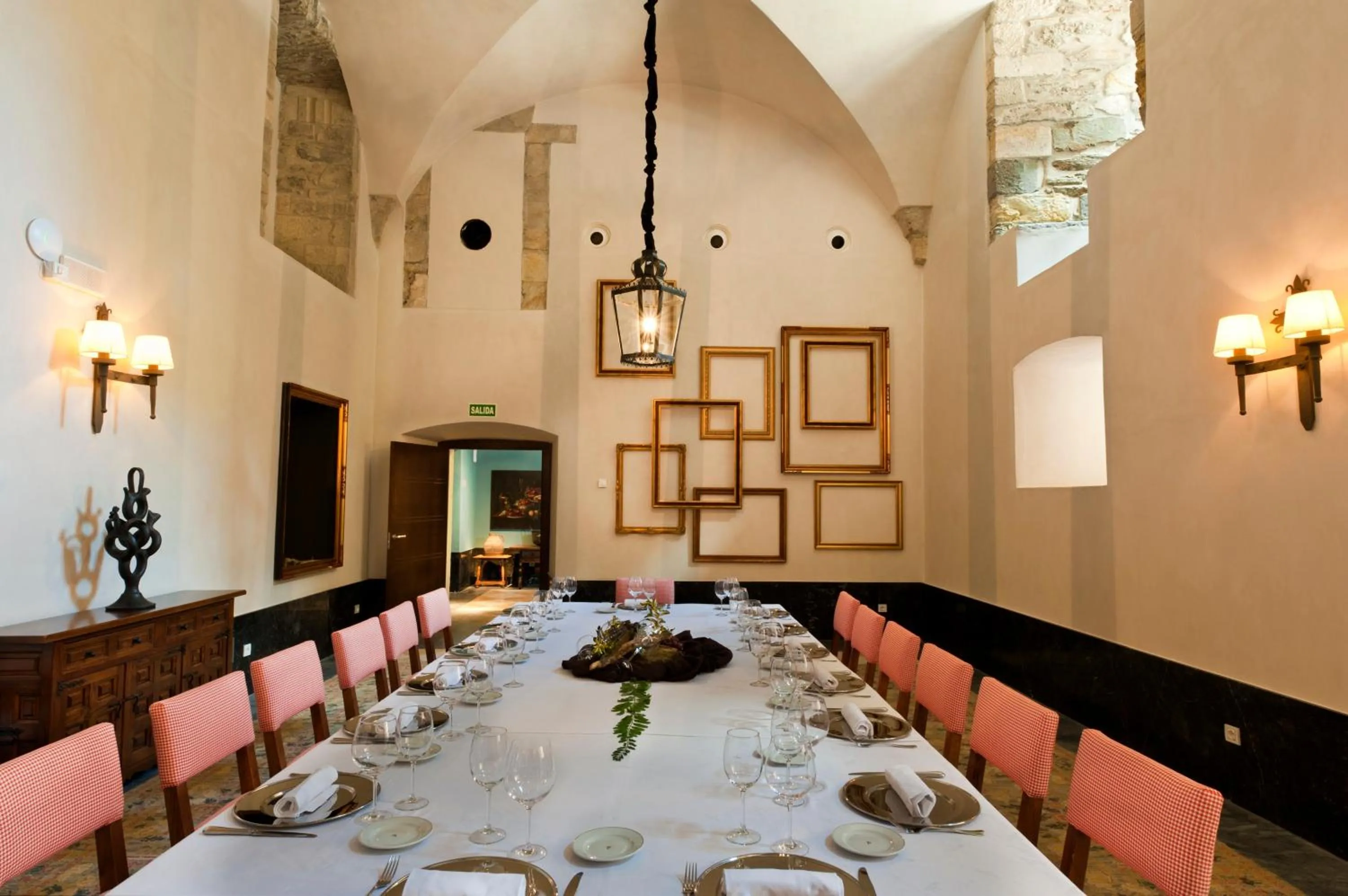 Business facilities in Parador de Corias