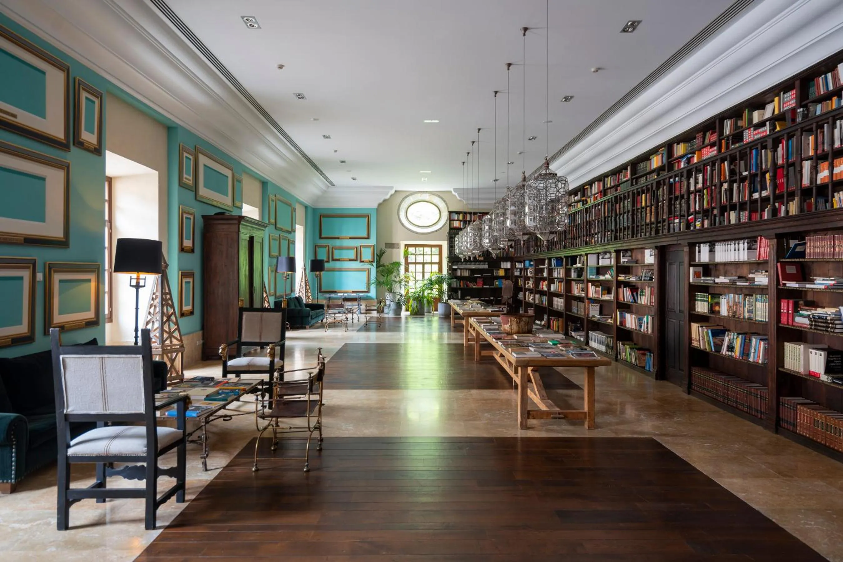 Library in Parador de Corias