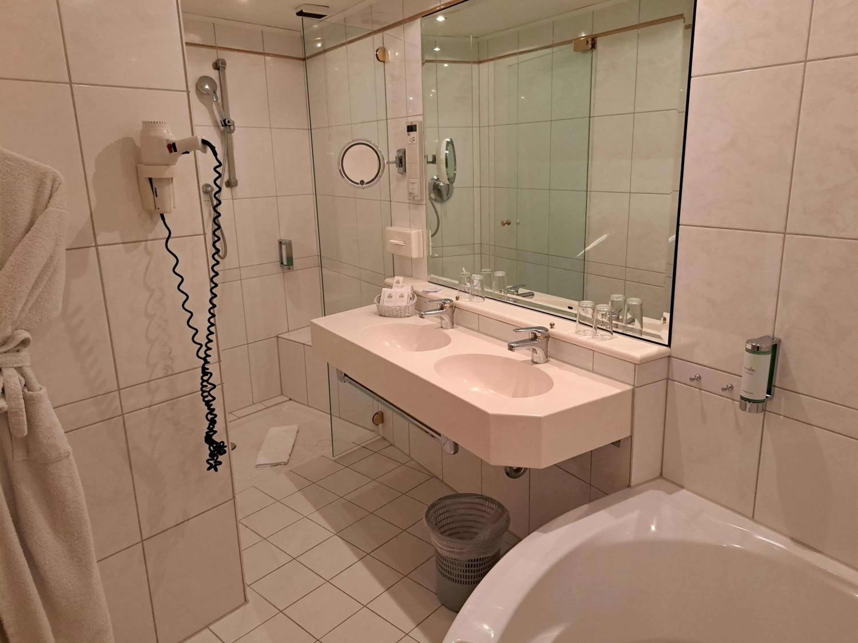 Bathroom in Hotel Heide Kröpke