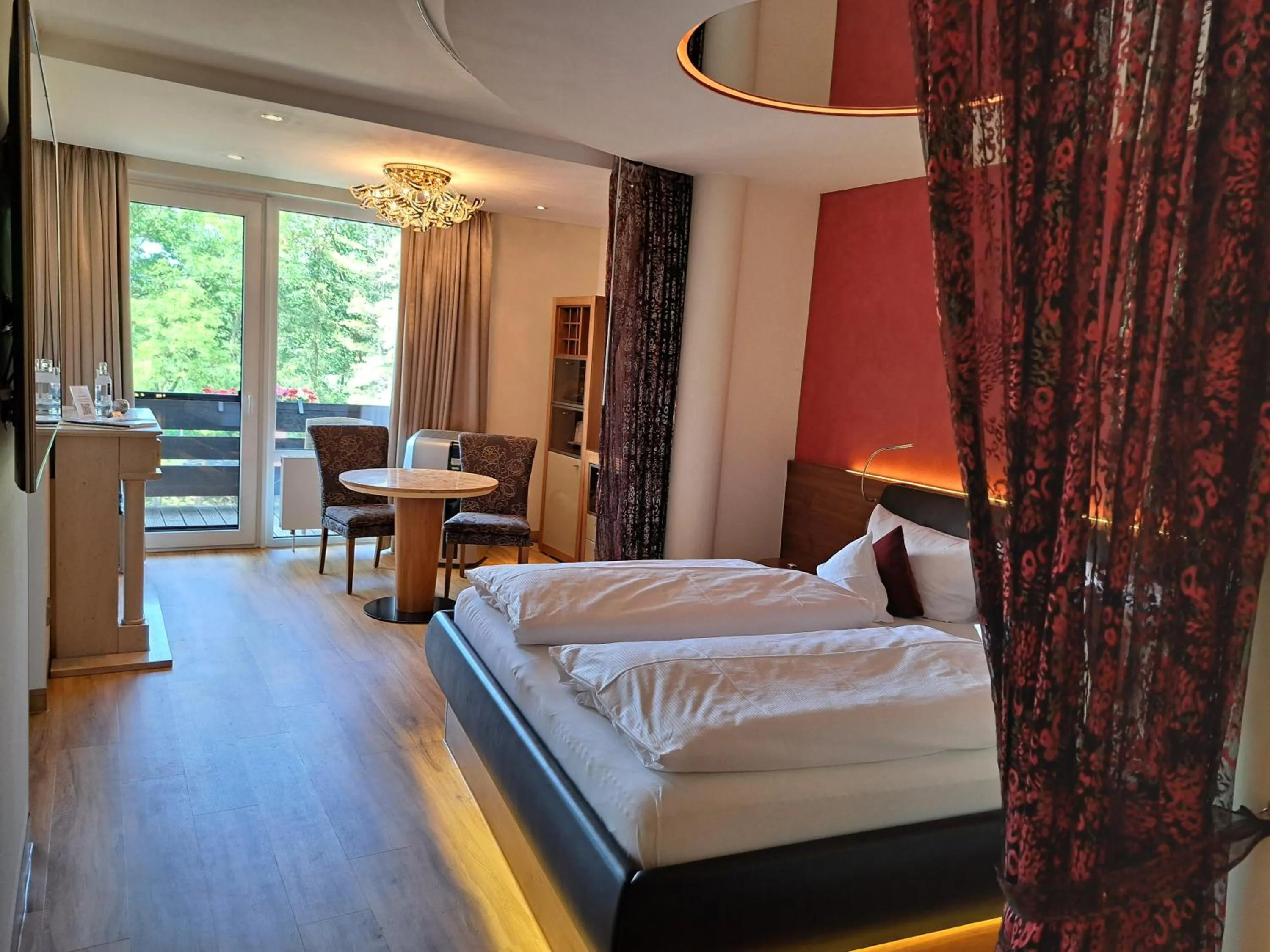 Bedroom, Bed in Hotel Heide Kröpke