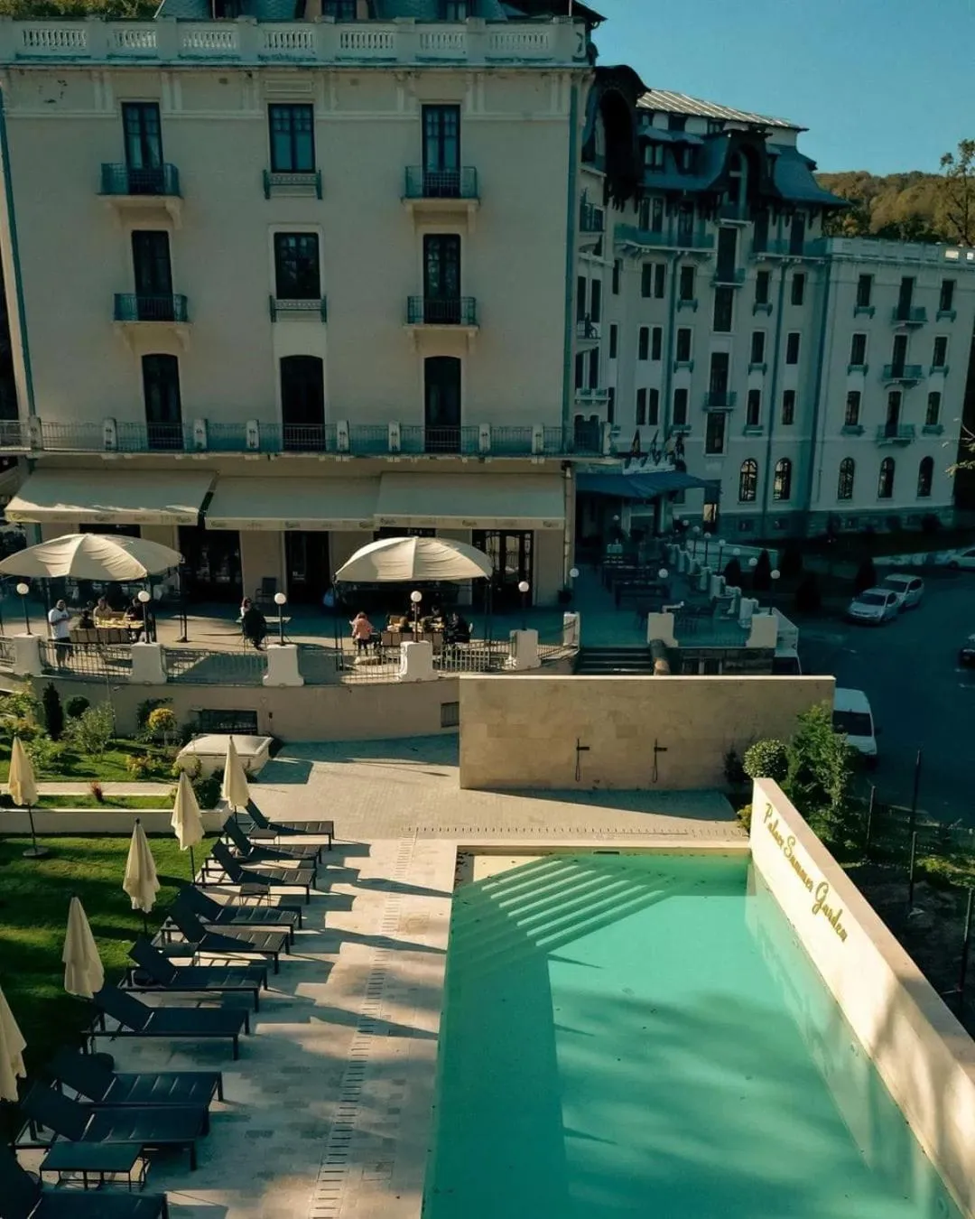 Swimming pool in Hotel Palace