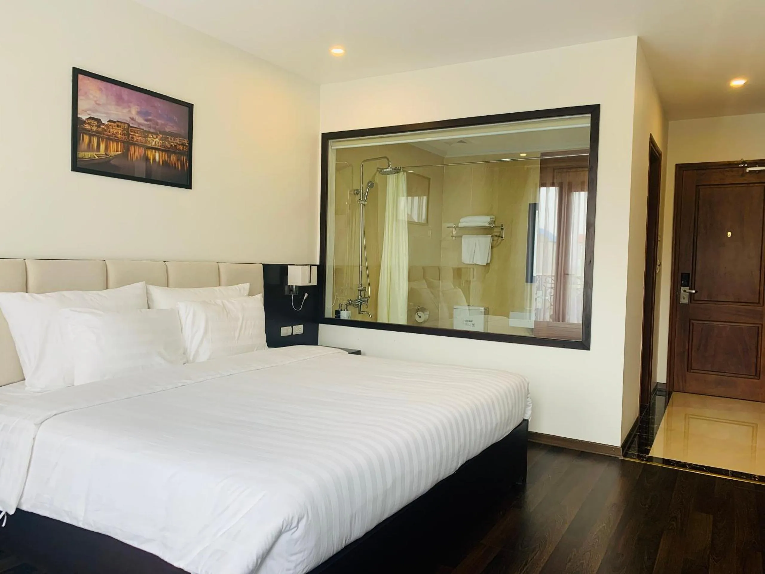 Bed in Paragon House and Residence