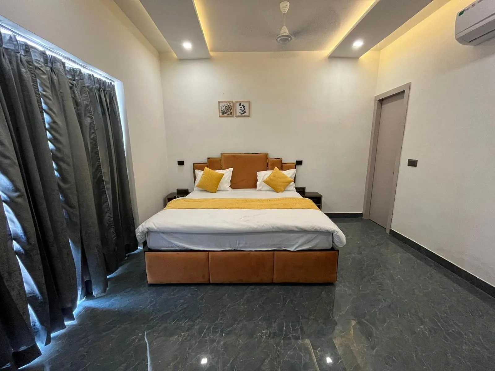 Bed in Hotel Arrow 19