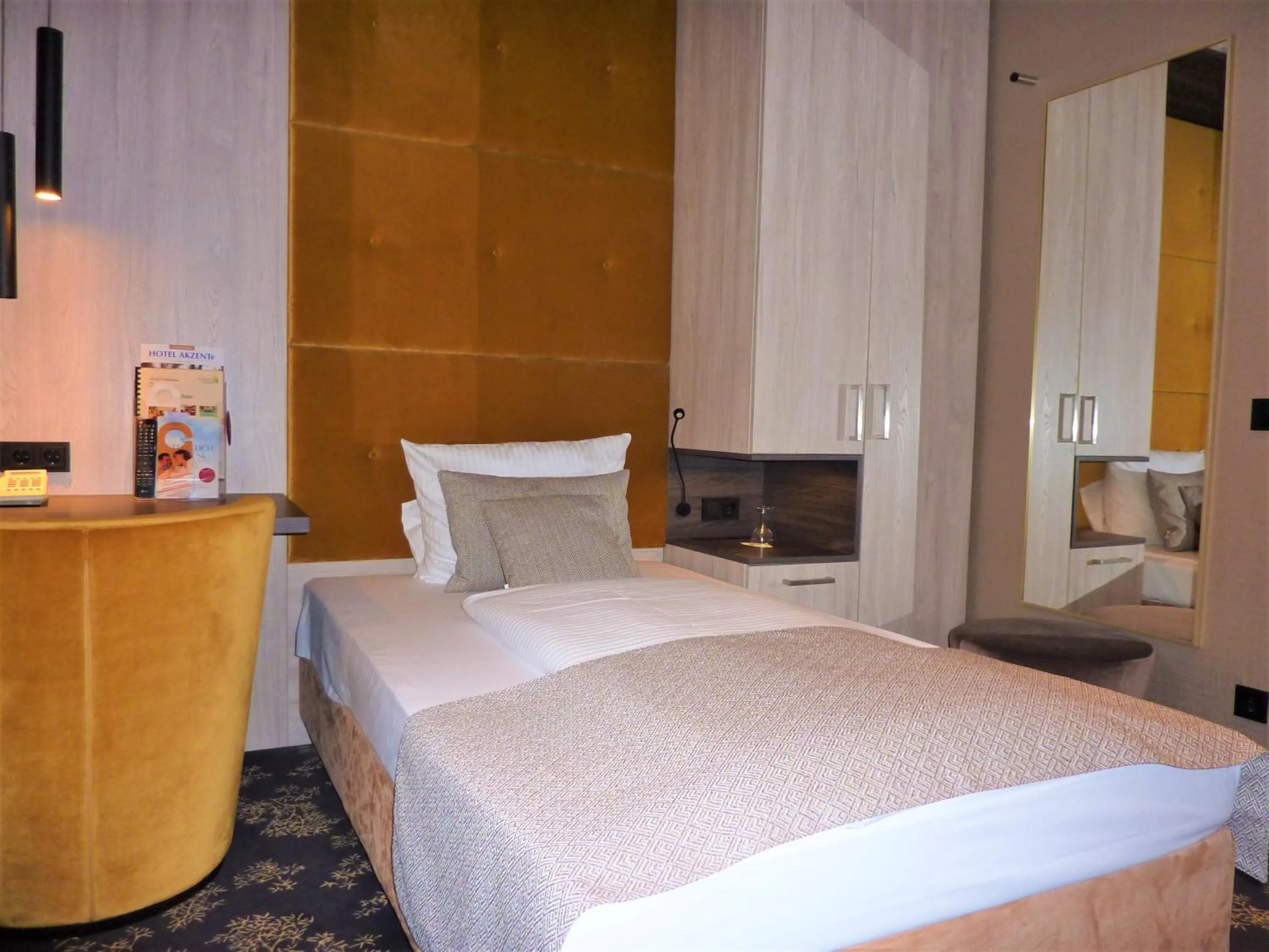 Bed in Akzent Waldhotel Rheingau