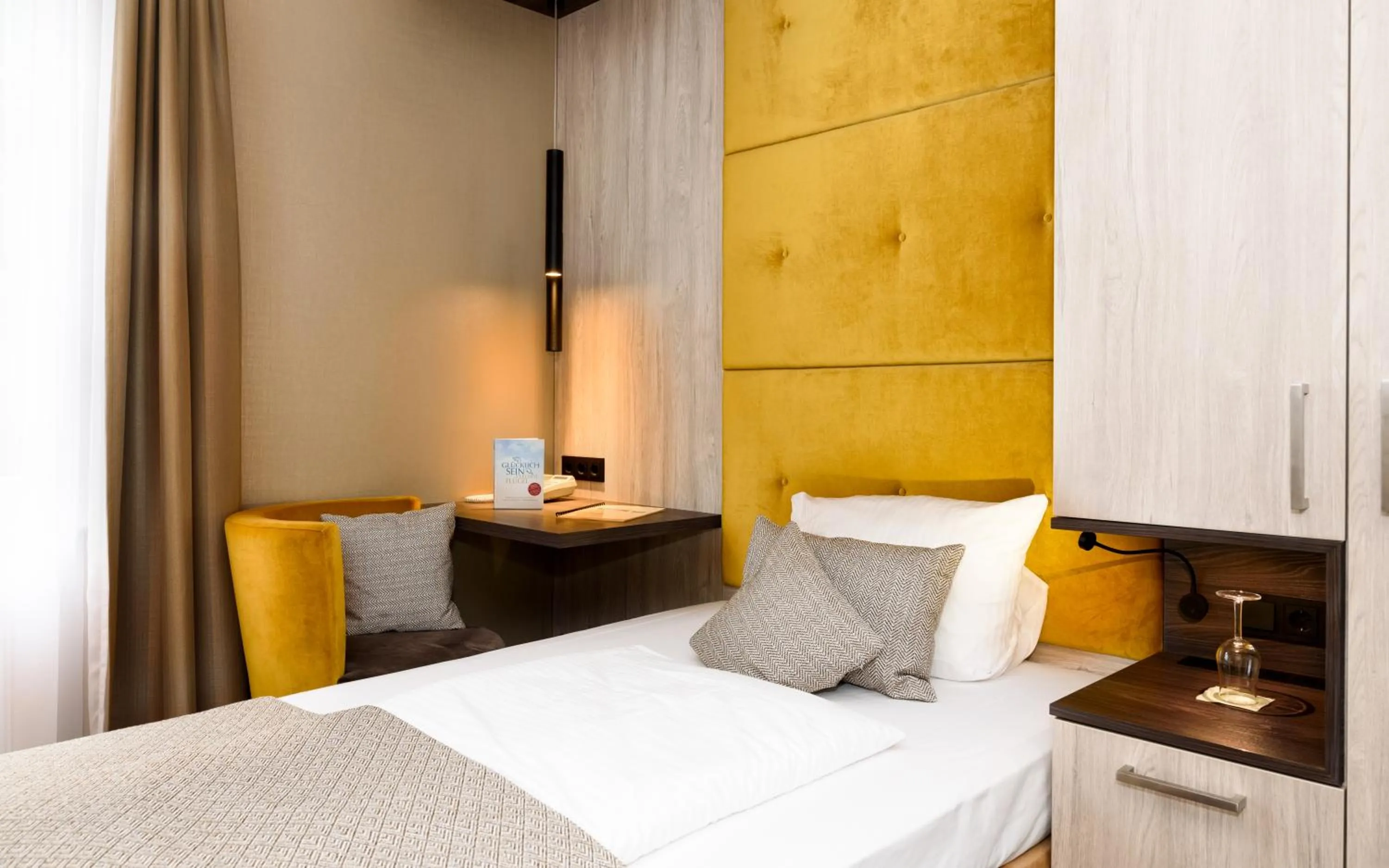 Bed in Akzent Waldhotel Rheingau