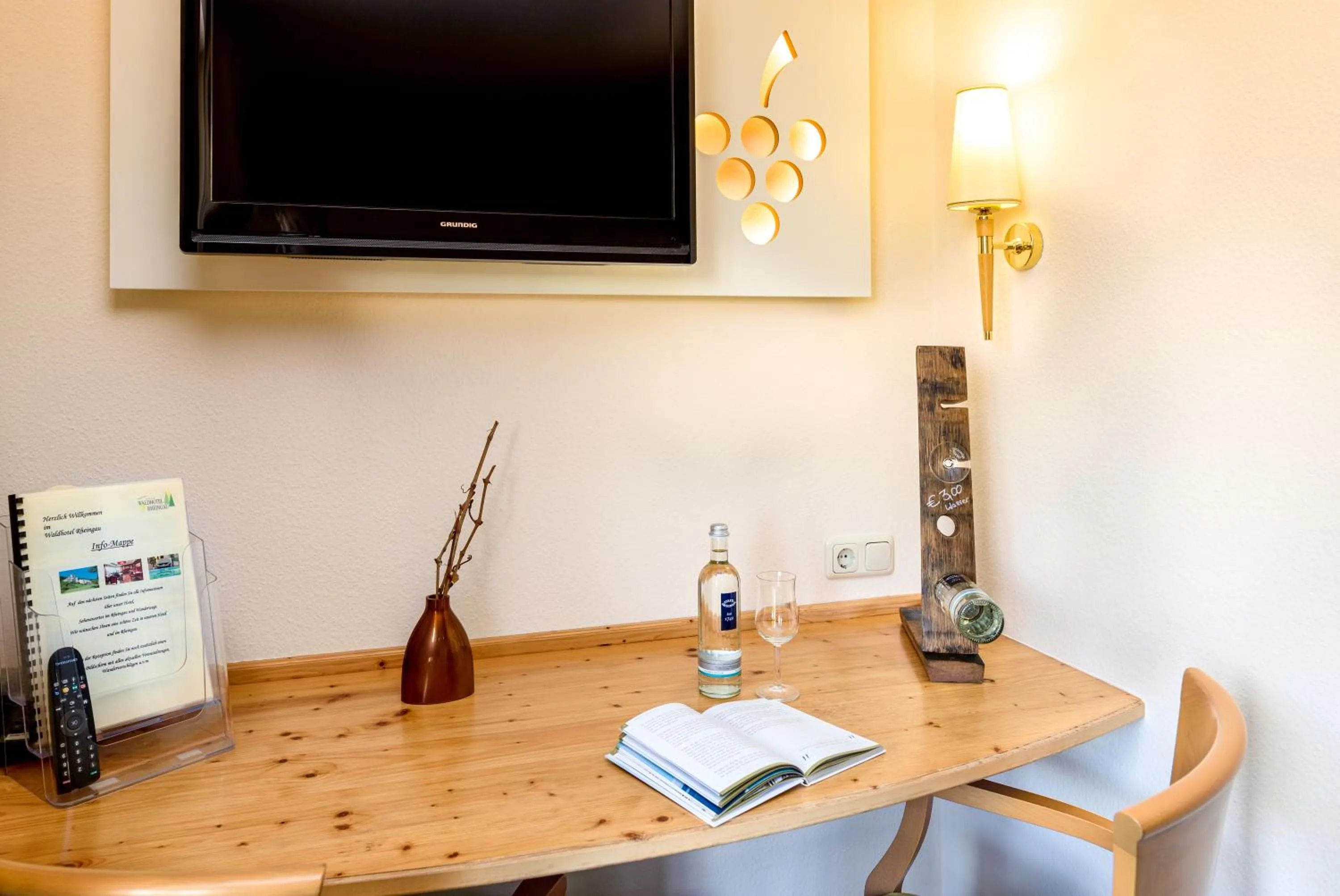 TV and multimedia in Akzent Waldhotel Rheingau