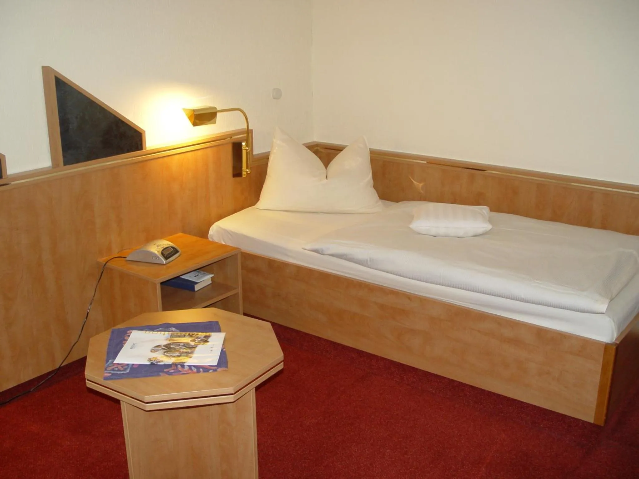 Bedroom, Bed in Hotel Reinhold