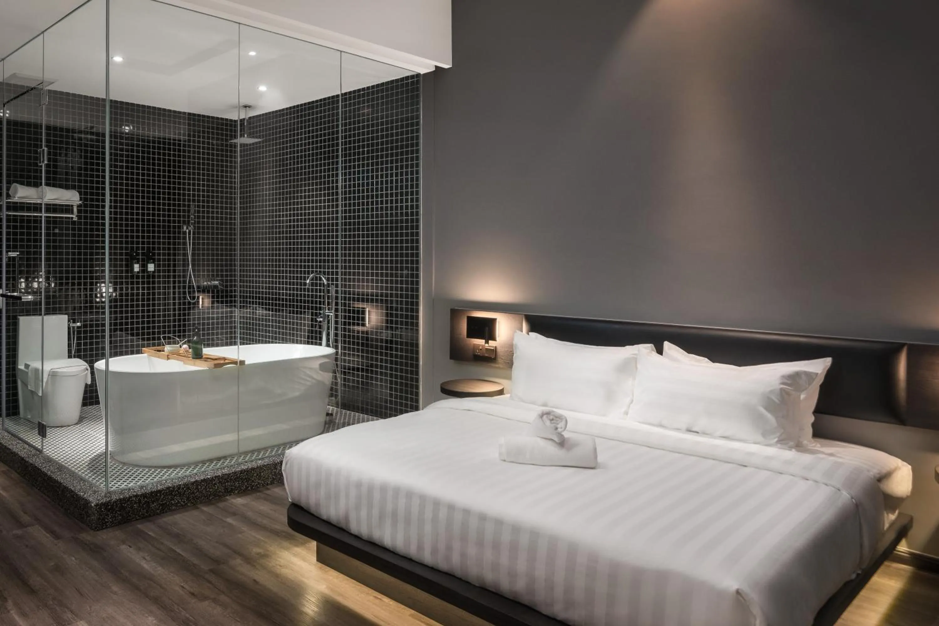 Bedroom, Bed in Modern Hotel Georgetown