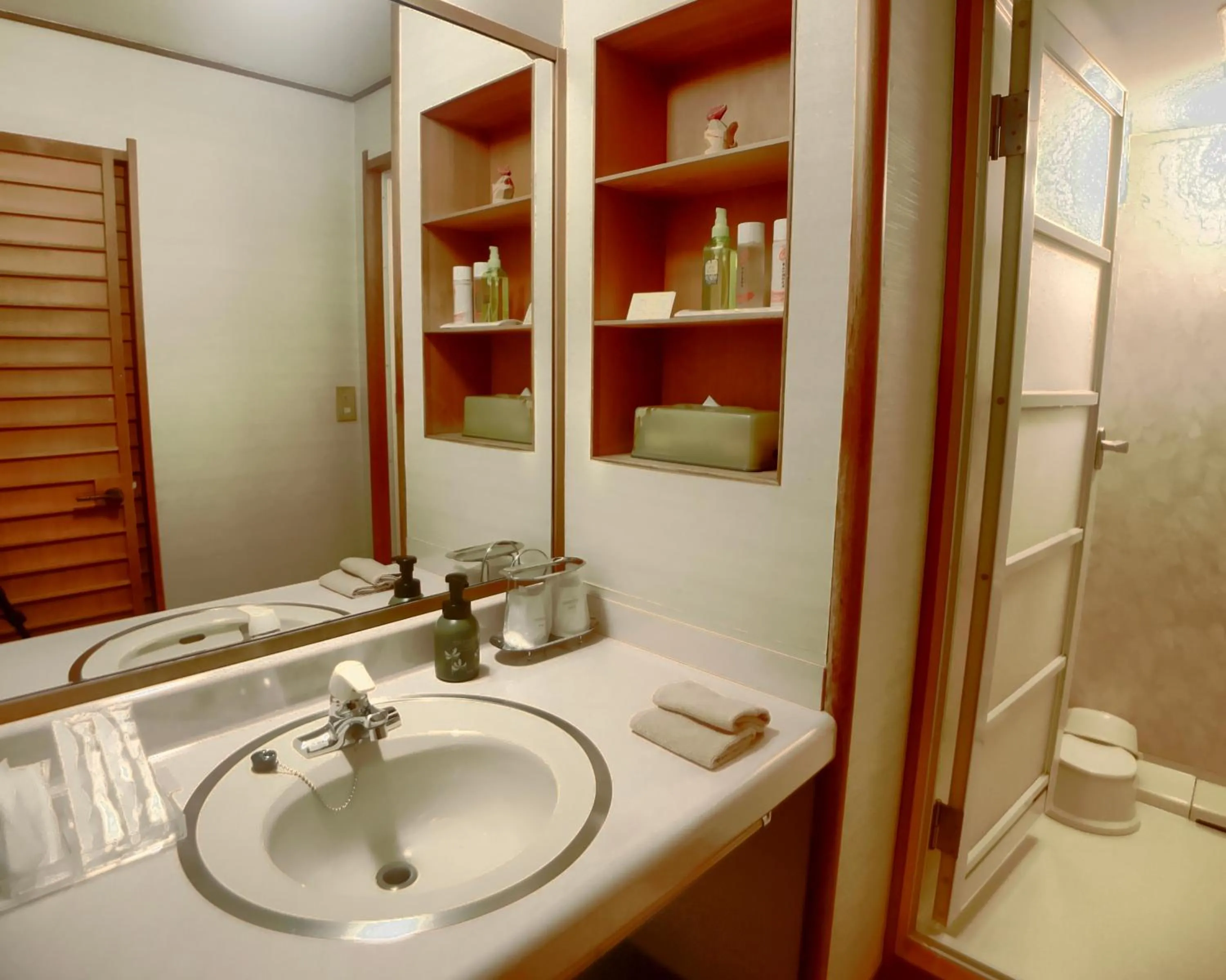 Bathroom in Komatsu-kan Kofu-tei