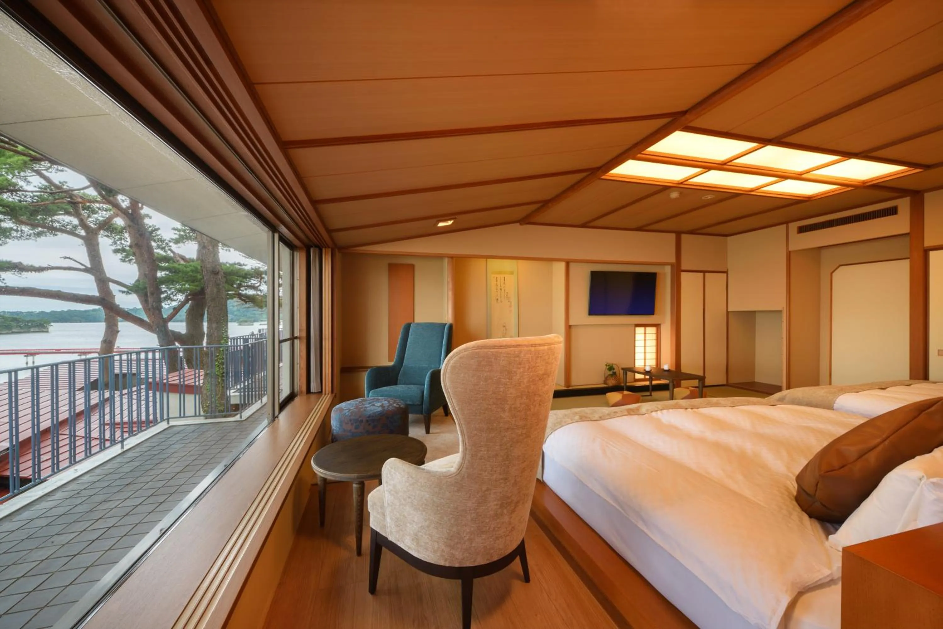 Photo of the whole room, Bed in Komatsu-kan Kofu-tei