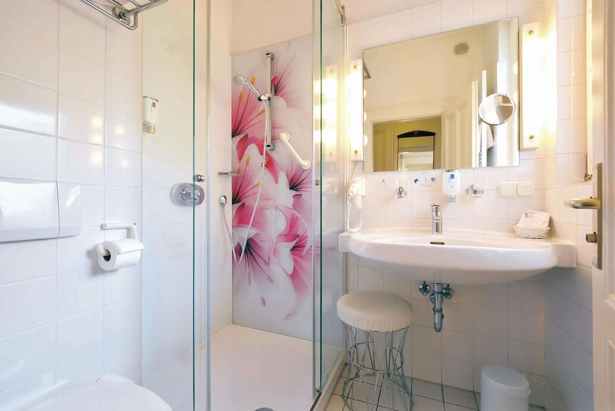 Shower in Hotel Jugendstil