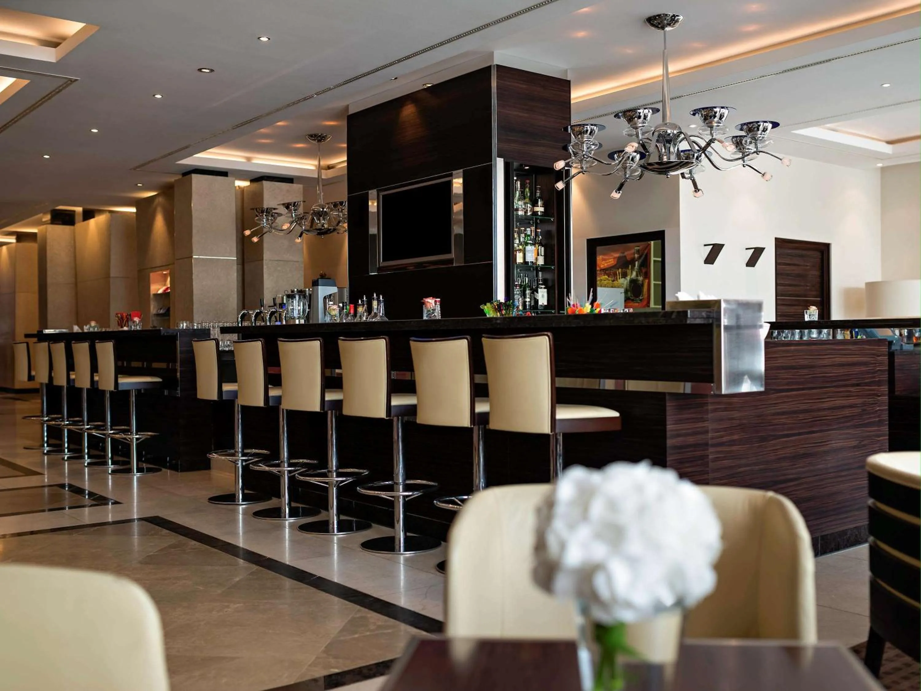 Lounge or bar in Occidental Dresden Newa