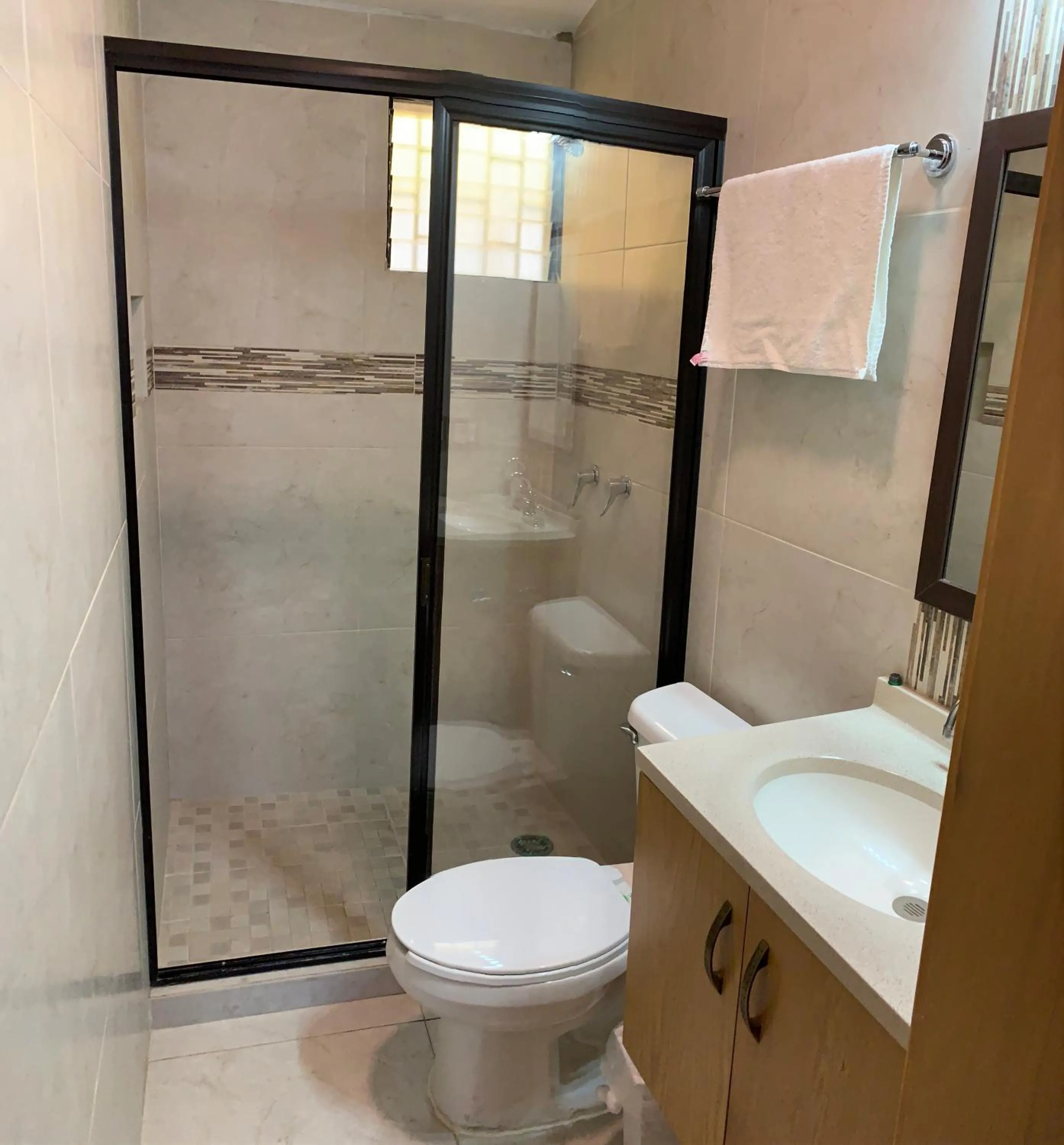 Shower in La Casa de los Alcatraces