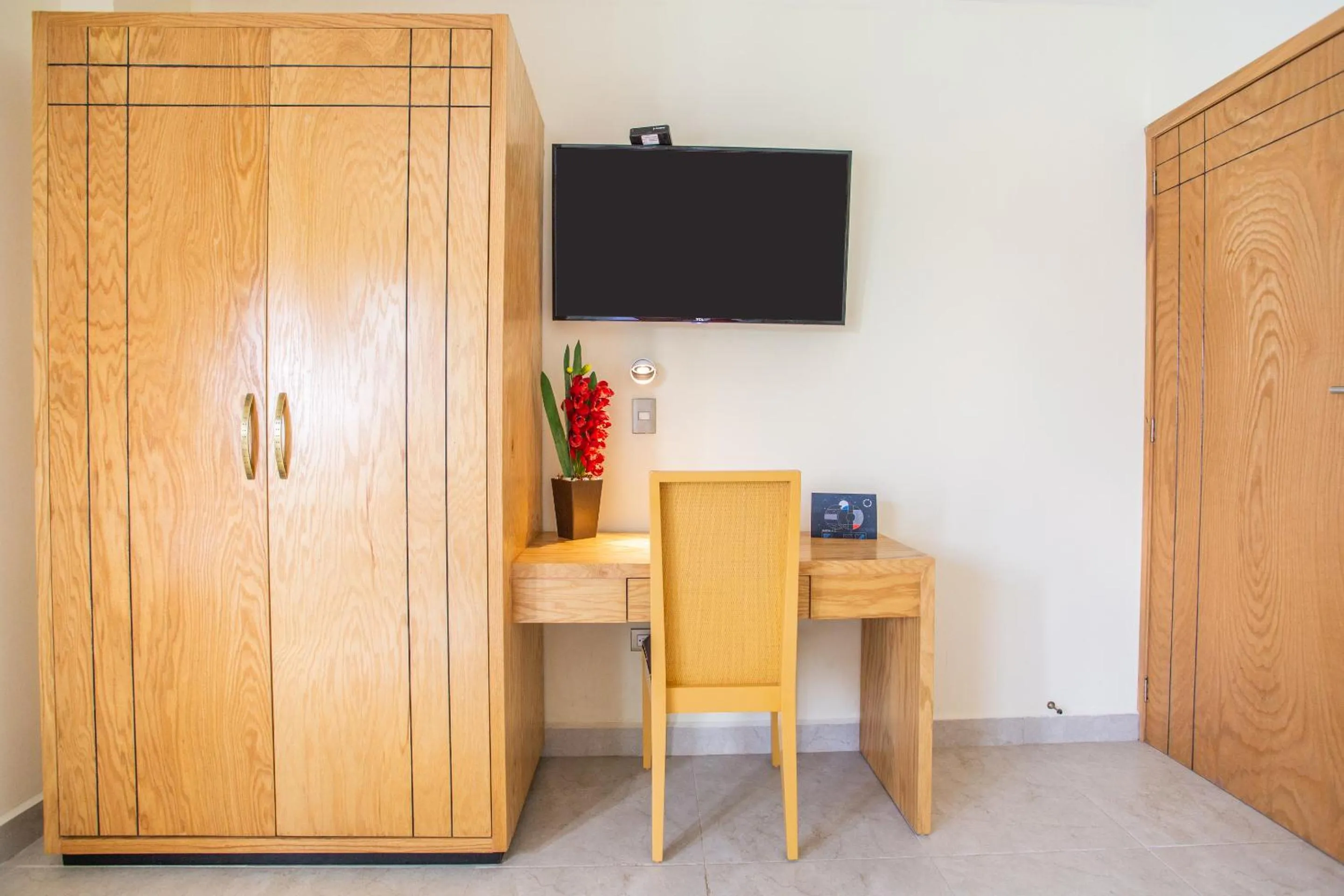 Seating area in La Casa de los Alcatraces
